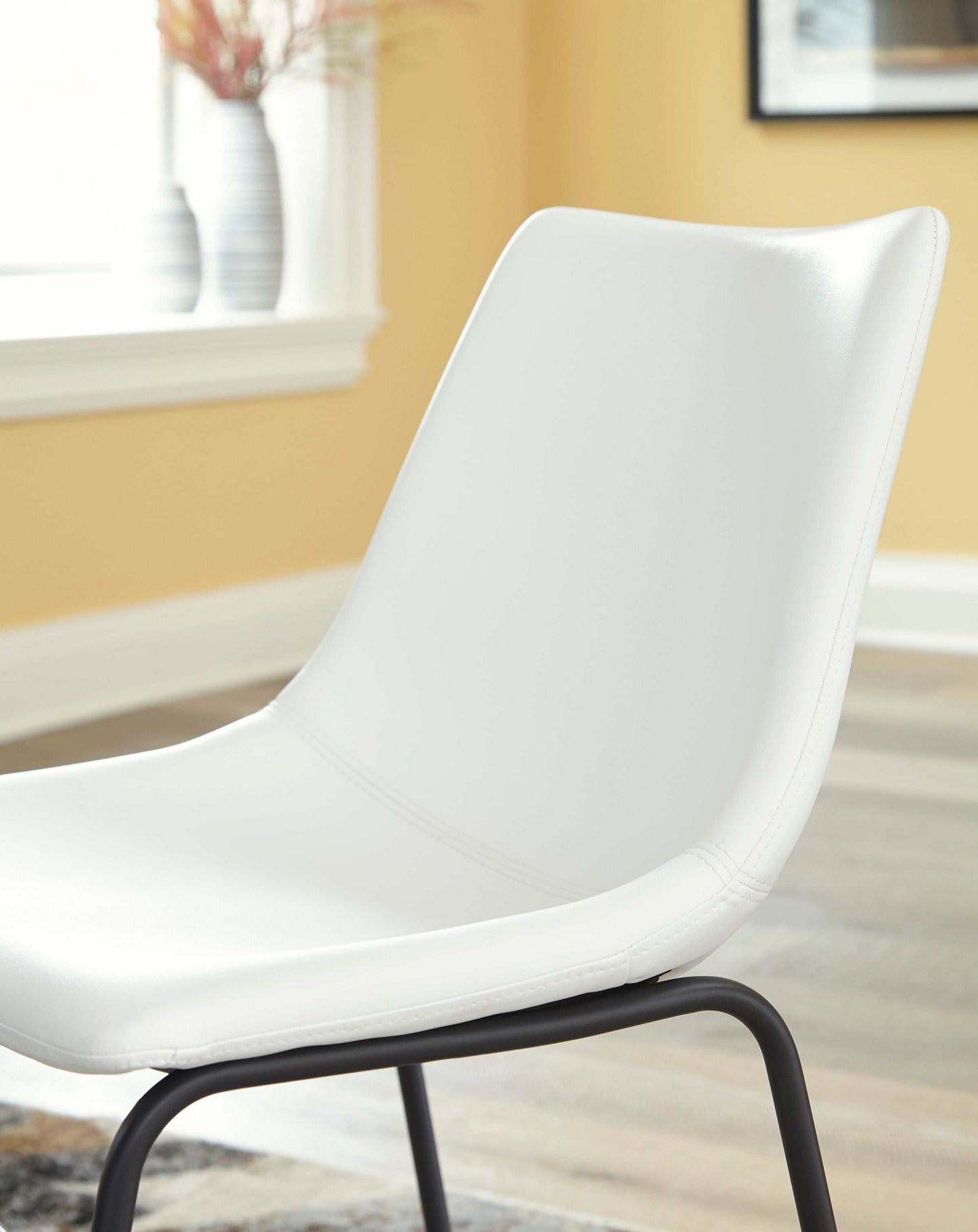 Centiar White Side Chair (Set of 2)