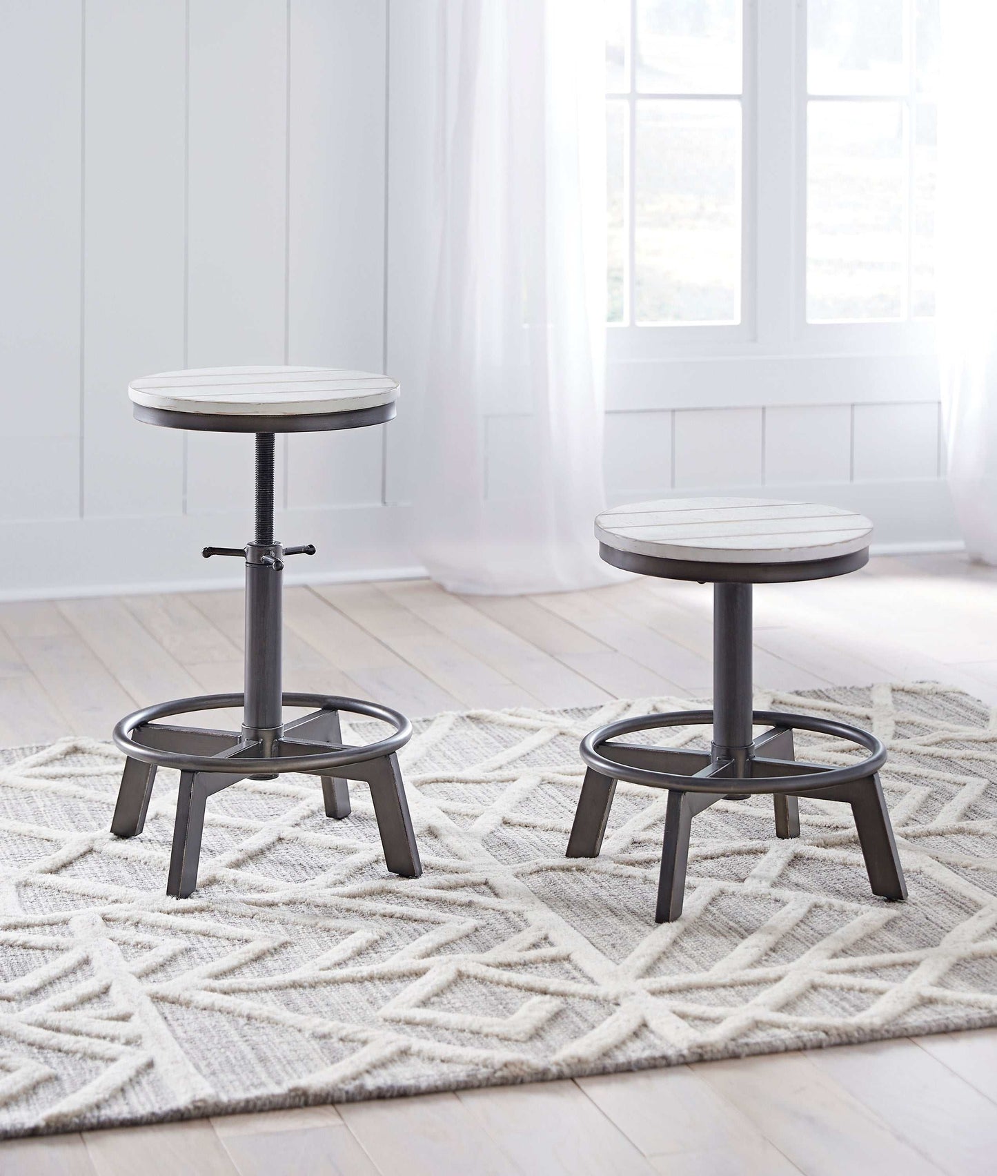 Torjin Vintage White Counter Height Bar Stool (Set of 2)