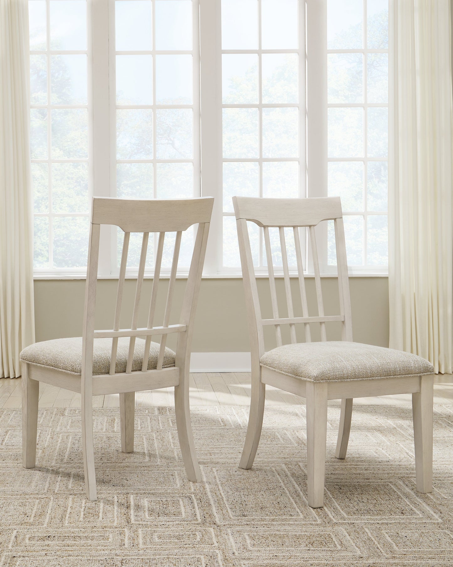 Shaybrock White Dining Chair ( Set of 2)