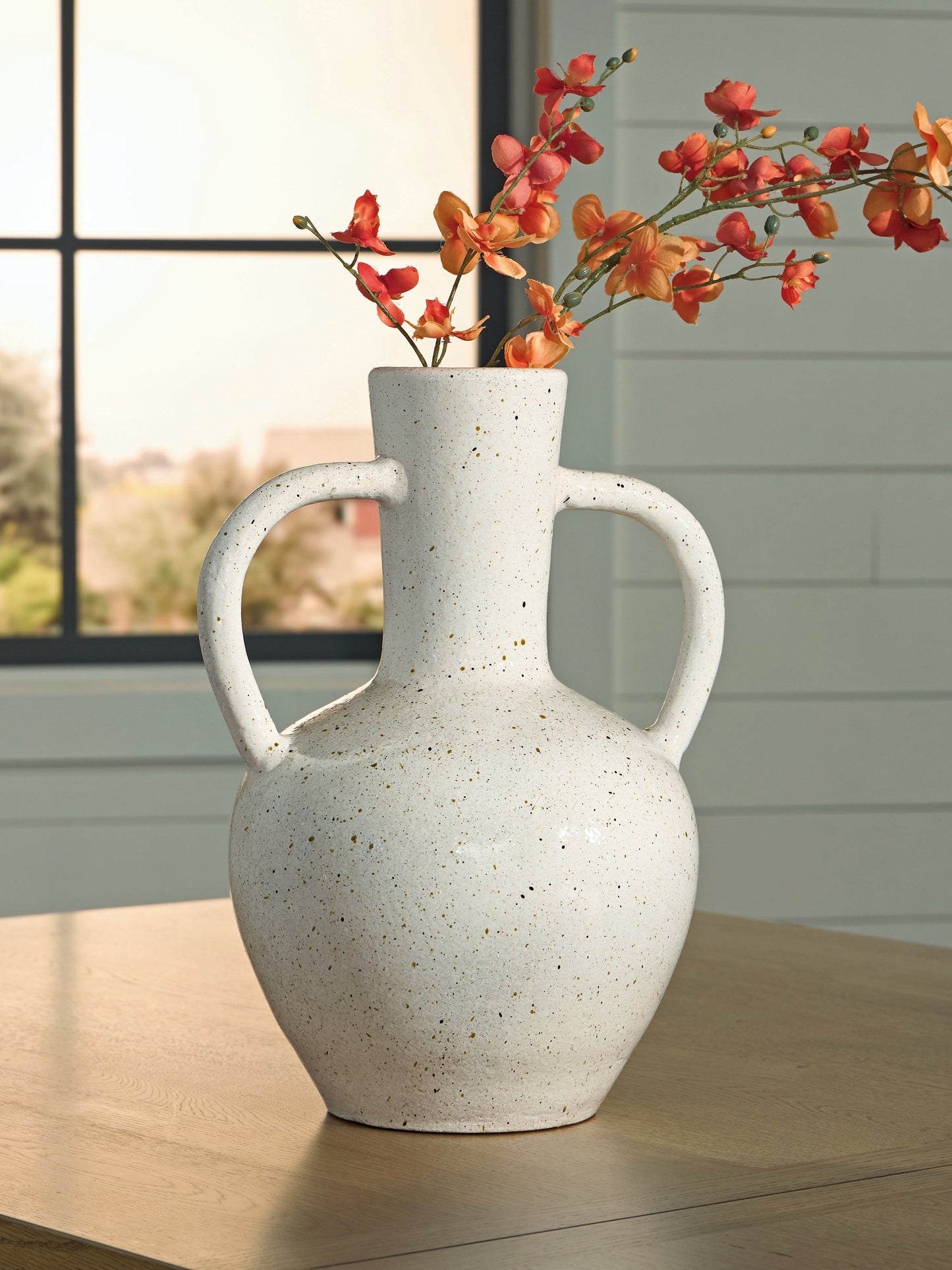 Dallinworth White/Black Vase (15" H)- Viva Furn