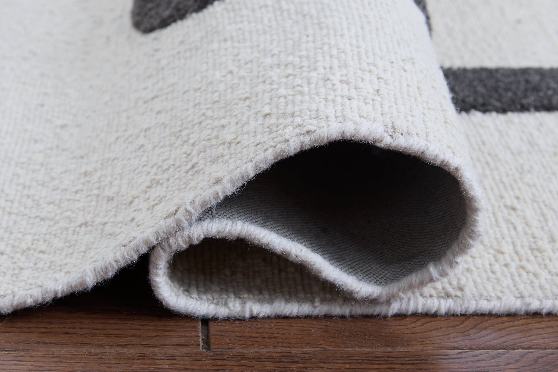 Davismour Ivory/Taupe/Charcoal Medium Rug- Viva Furn