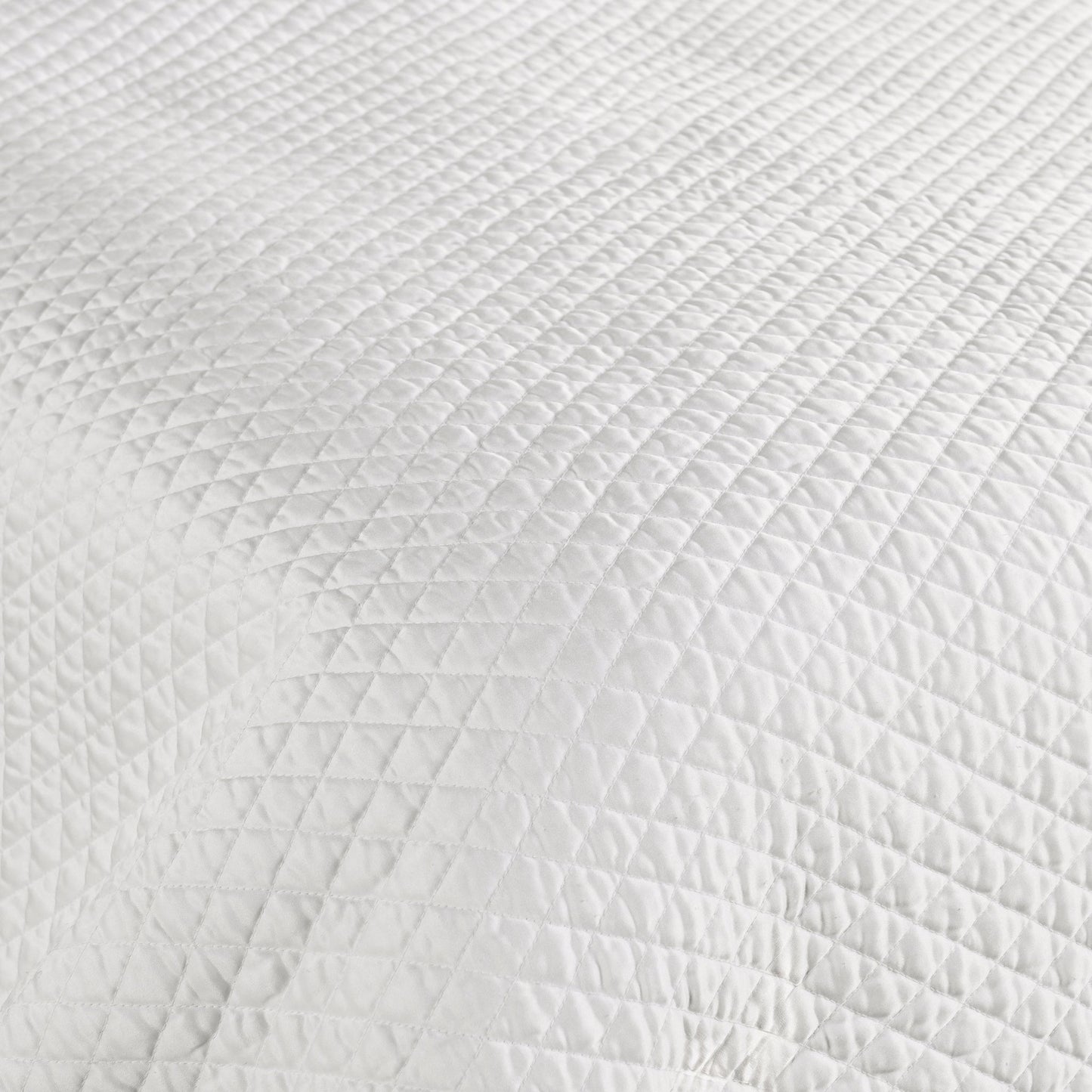 Diamond White Quilt Collection - Ornate Home