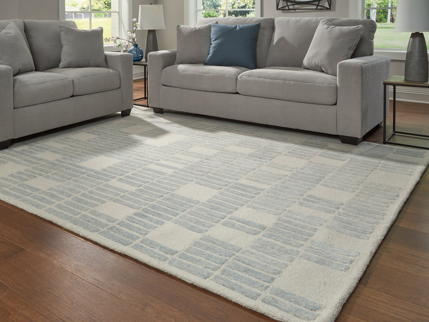 Dylanton Ivory/Blue Large Rug- Viva Furn