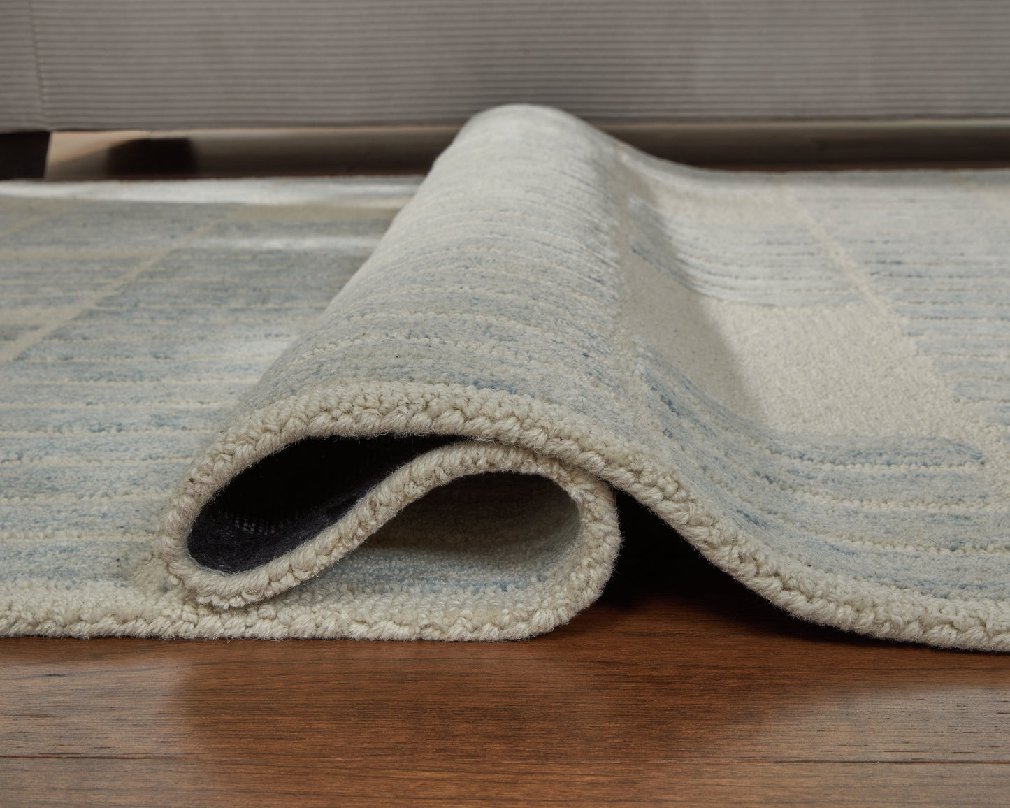 Dylanton Ivory/Blue Medium Rug- Viva Furn