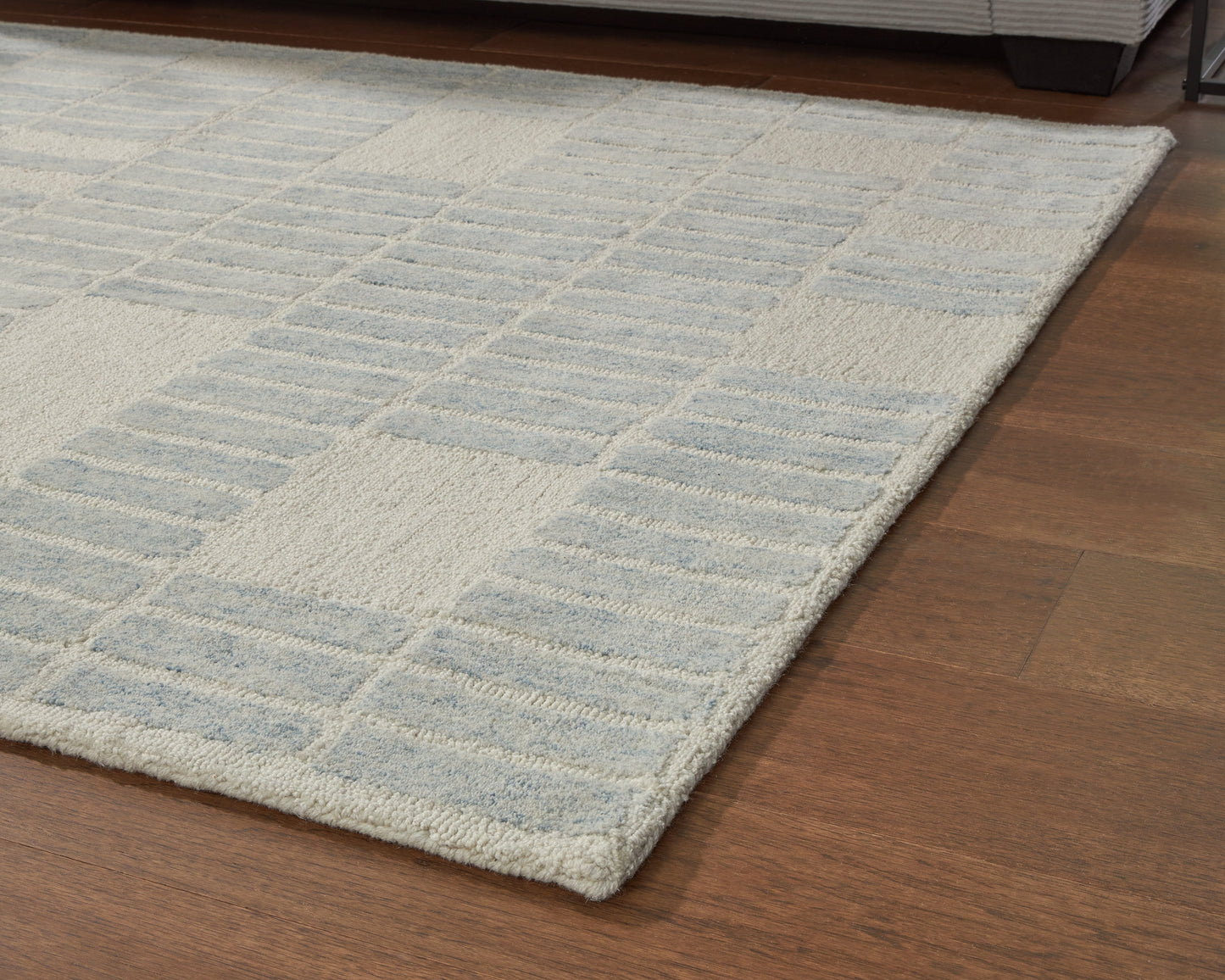 Dylanton Ivory/Blue Medium Rug- Viva Furn