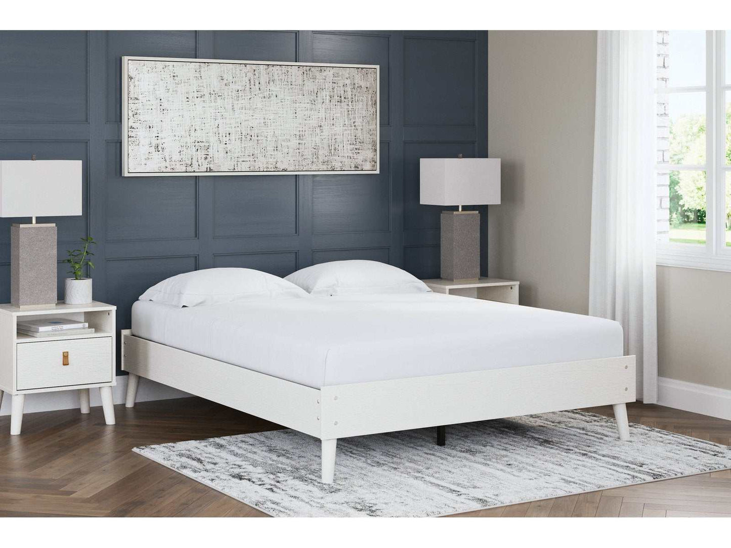 Aprilyn White Queen Platform Bed