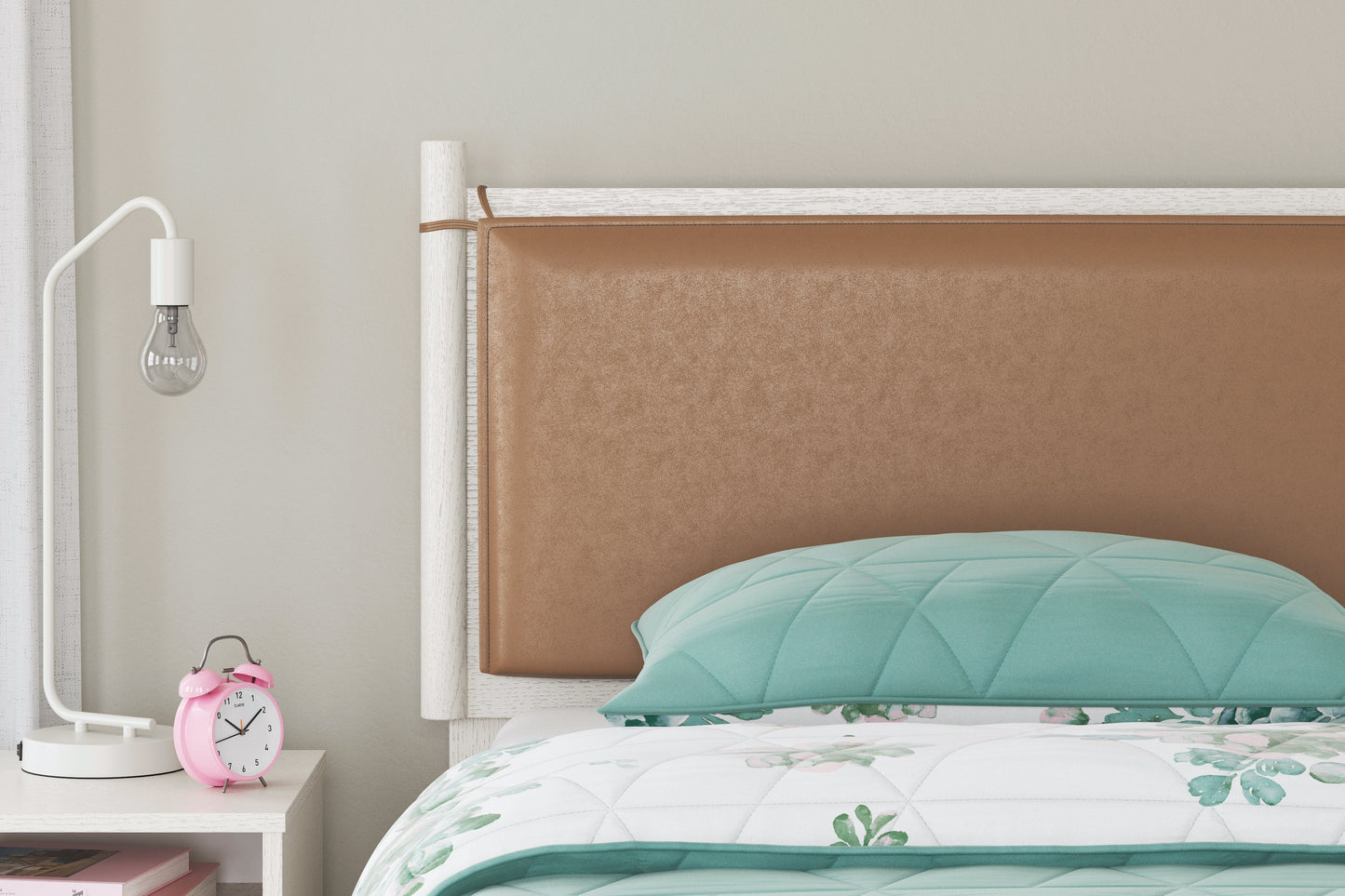 Aprilyn White Twin Panel Bed