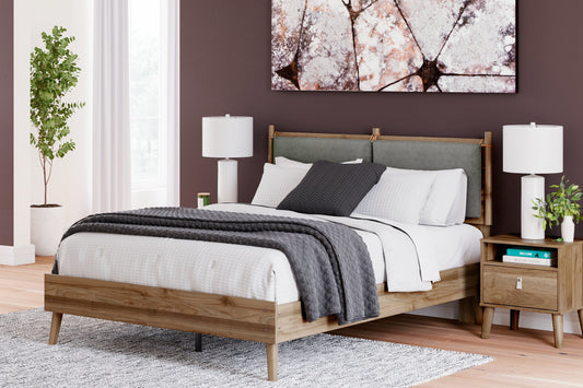 Aprilyn Honey Queen Panel Bed