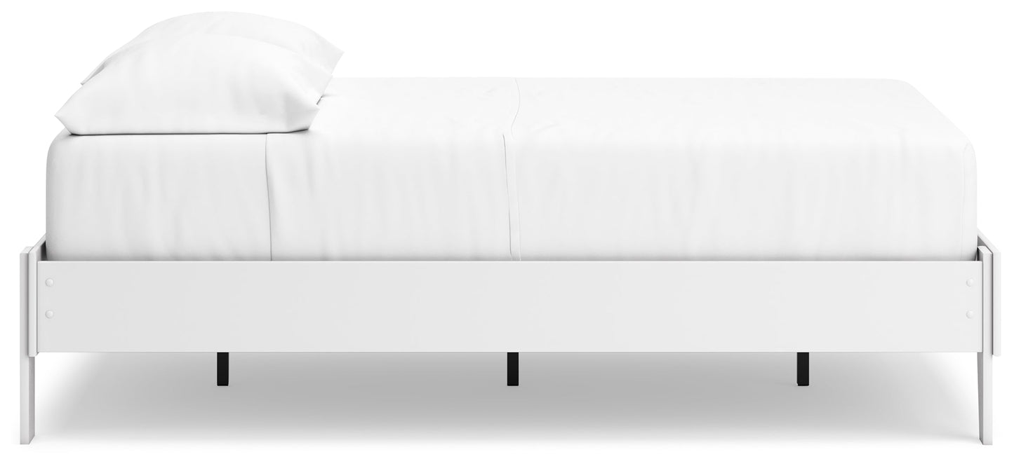 Hallityn White Full Platform Bed