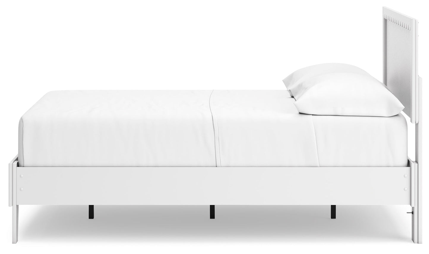 Hallityn White Full Panel Platform Bed