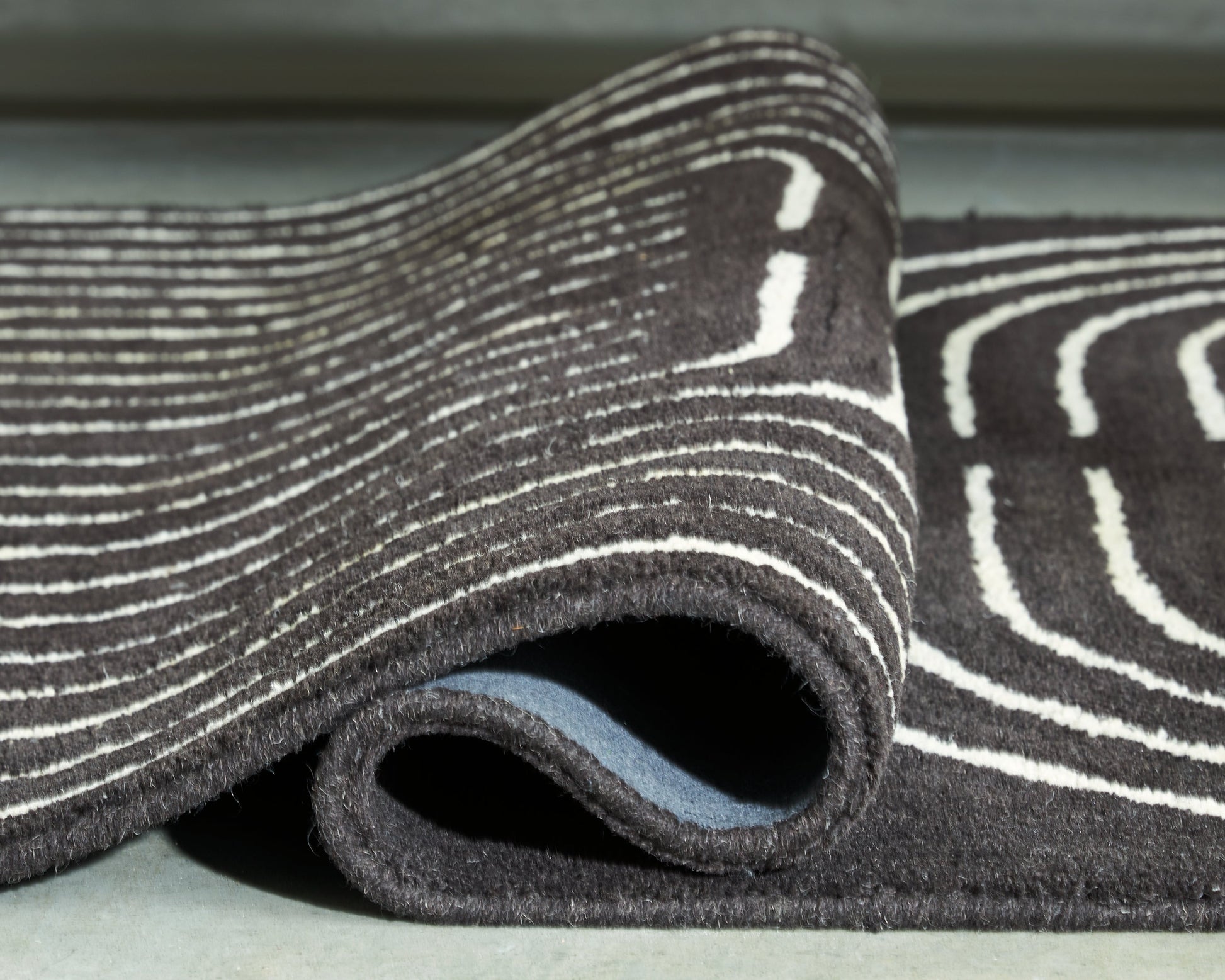 Eldonmore Black/Ivory Large Rug- Viva Furn