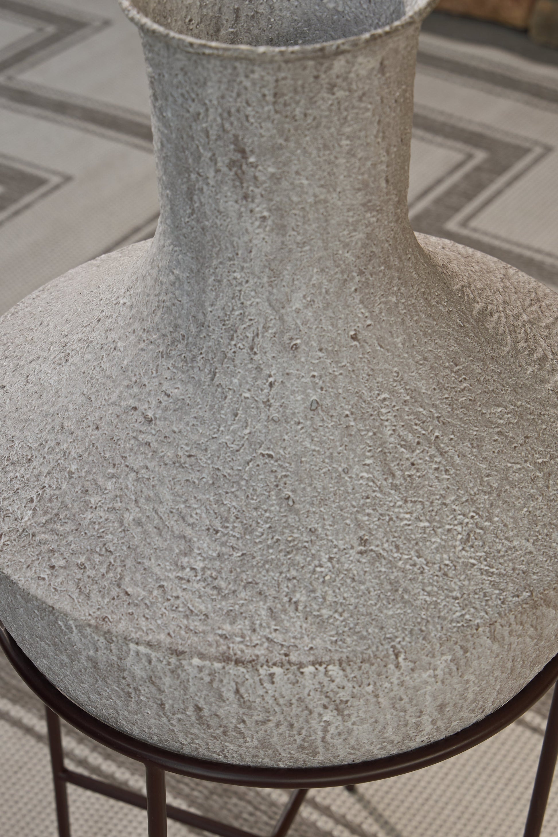 Estonbank Distressed Cream Vase Set - A2000747A1- Viva Furn