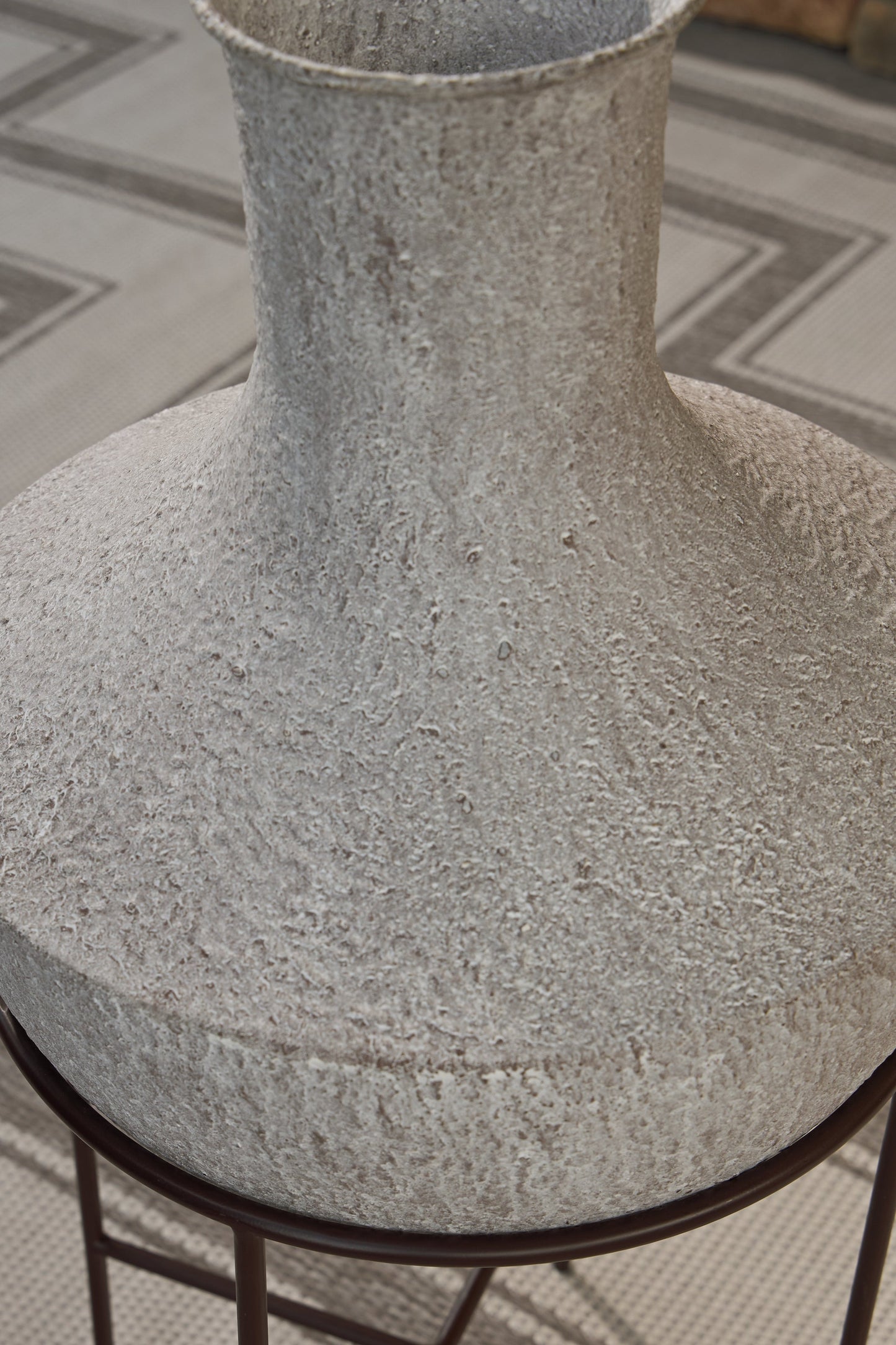 Estonbank Distressed Cream Vase Set - A2000748A1- Viva Furn