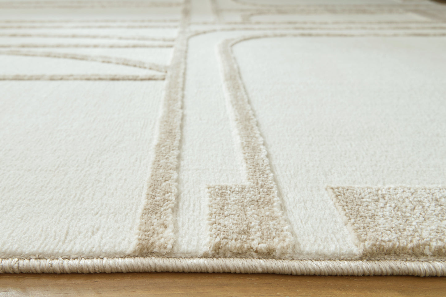 Farongrove Ivory/Beige Medium Rug- Viva Furn