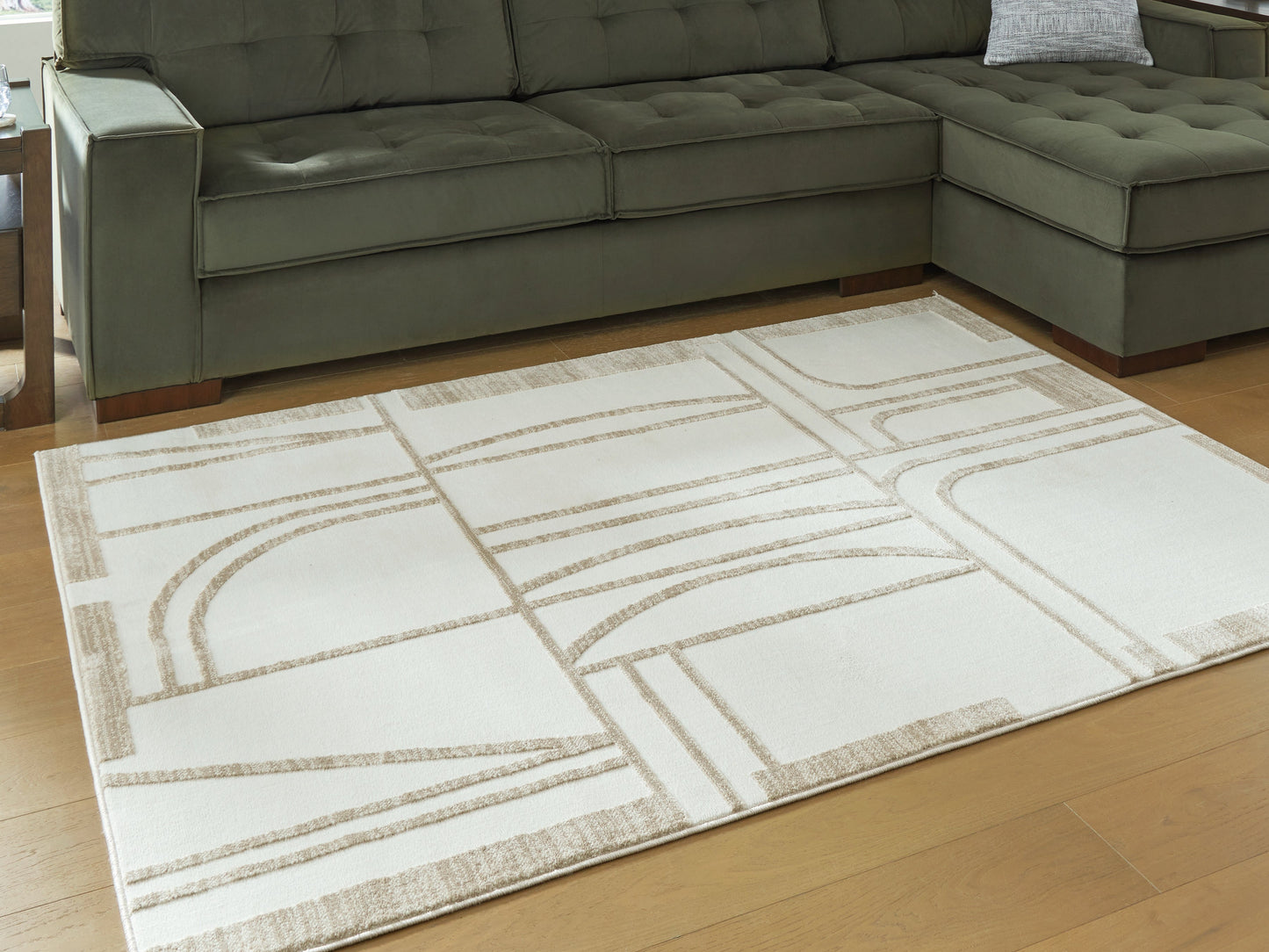 Farongrove Ivory/Beige Medium Rug- Viva Furn