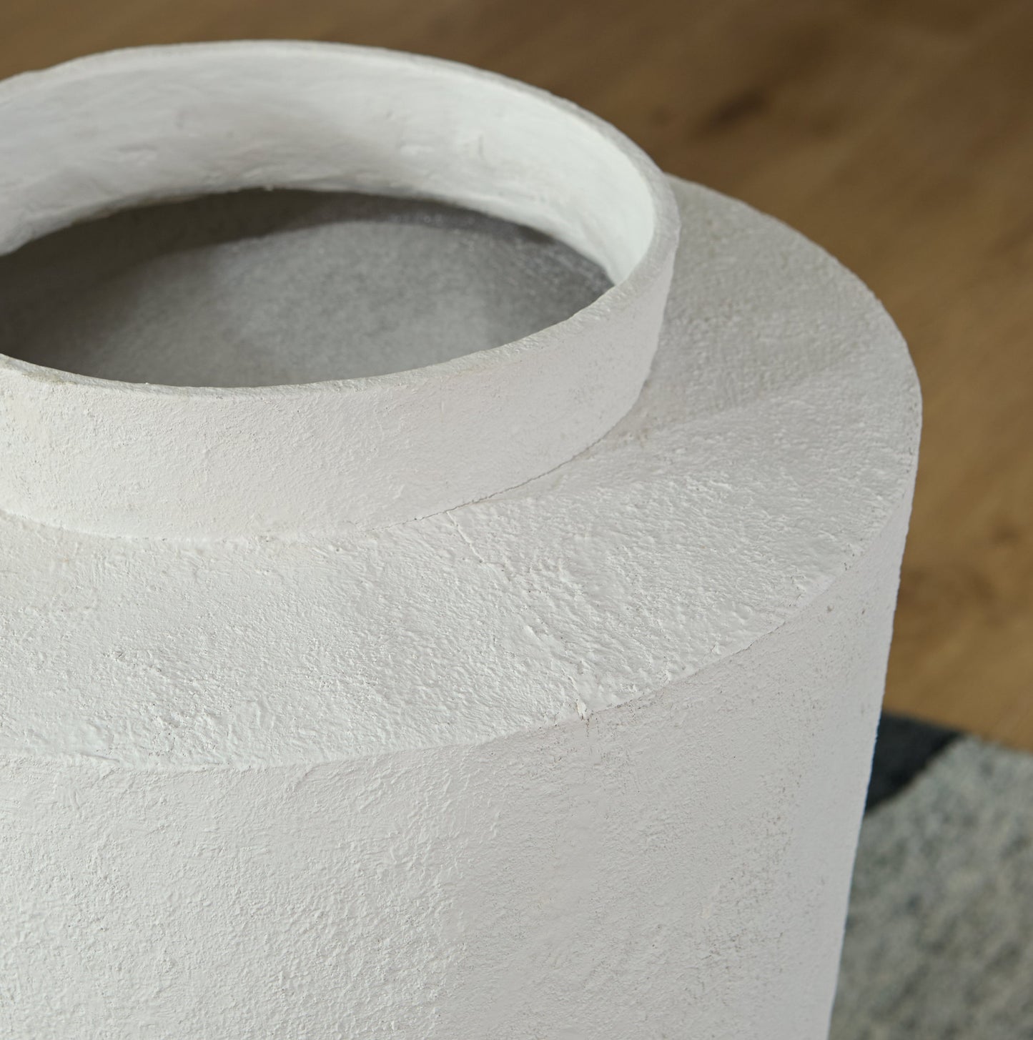 Flurinworth Cream Vase- Viva Furn