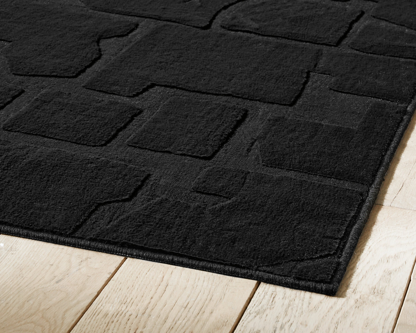 Gibbswell Black Washable Large Rug- Viva Furn