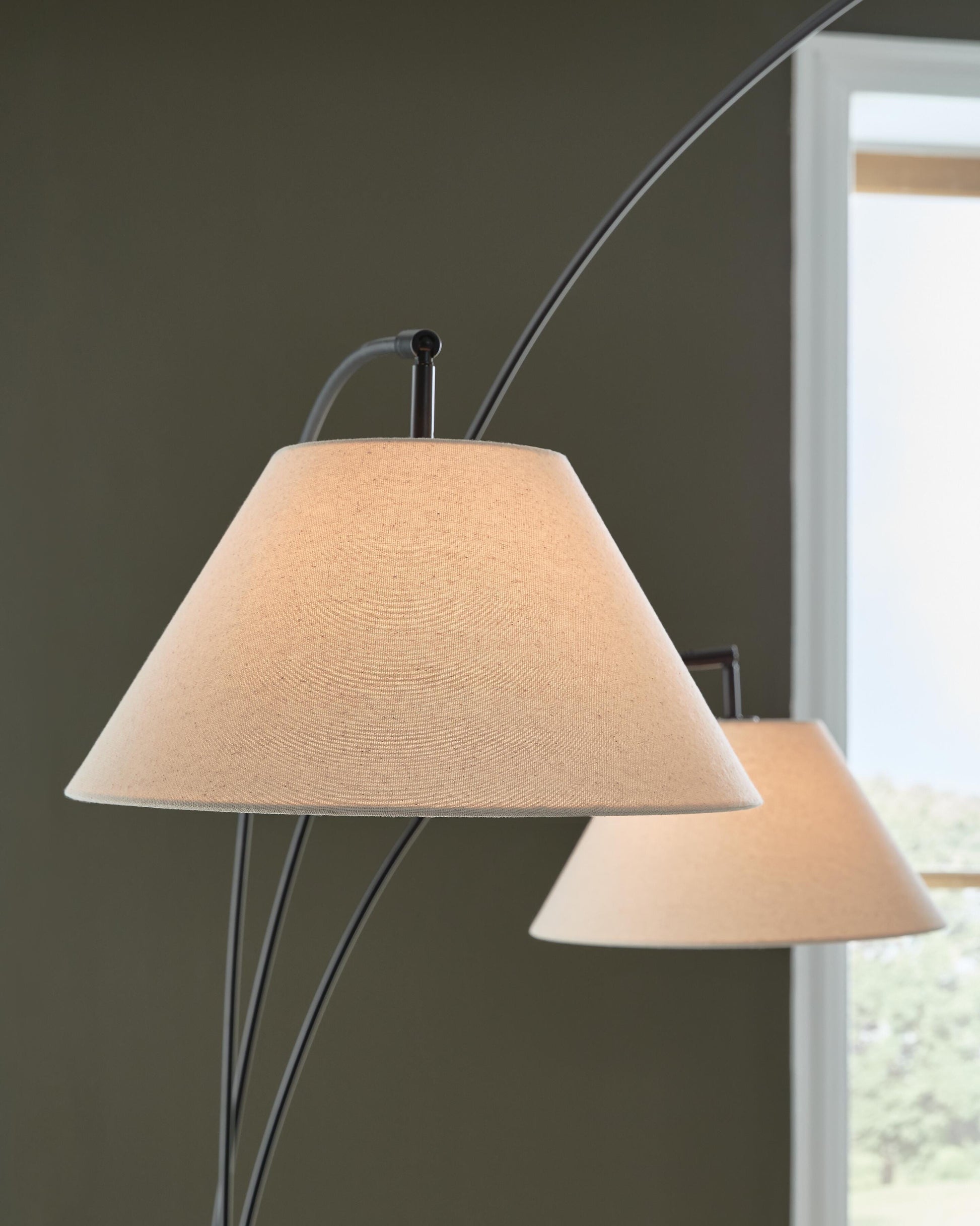 Gibbswellner Black Arc Lamp- Viva Furn