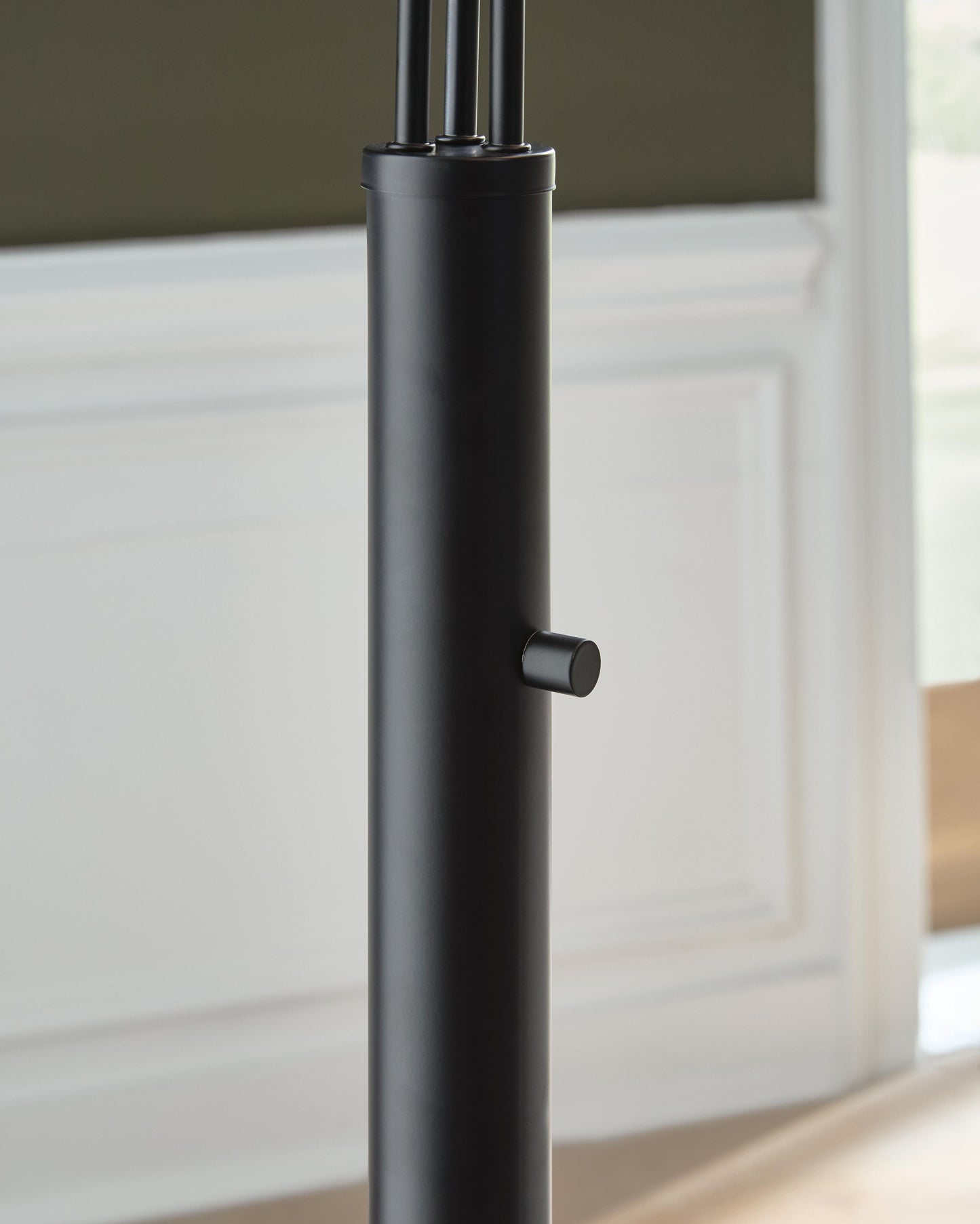 Gibbswellner Black Arc Lamp- Viva Furn