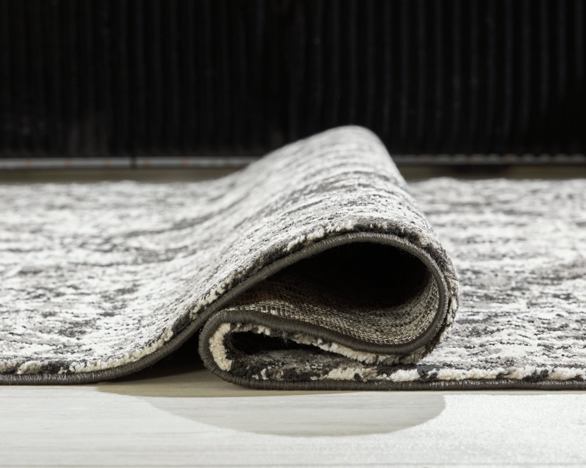 Glennisman Black/Gray/Ivory Medium Rug- Viva Furn