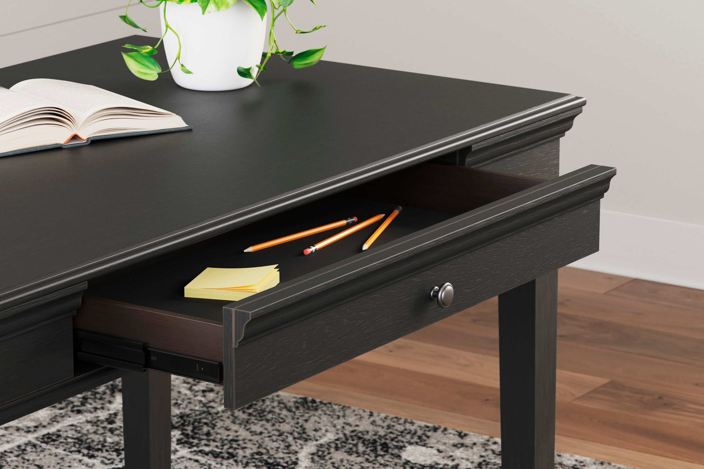 Beckincreek Black Home Office Small Leg Desk