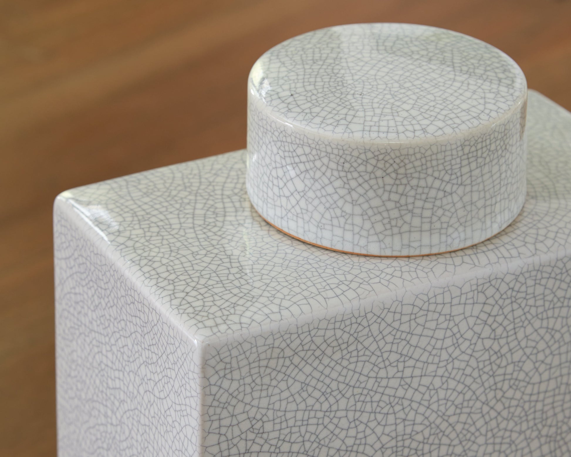 Haddworth Antique White Jar- Viva Furn