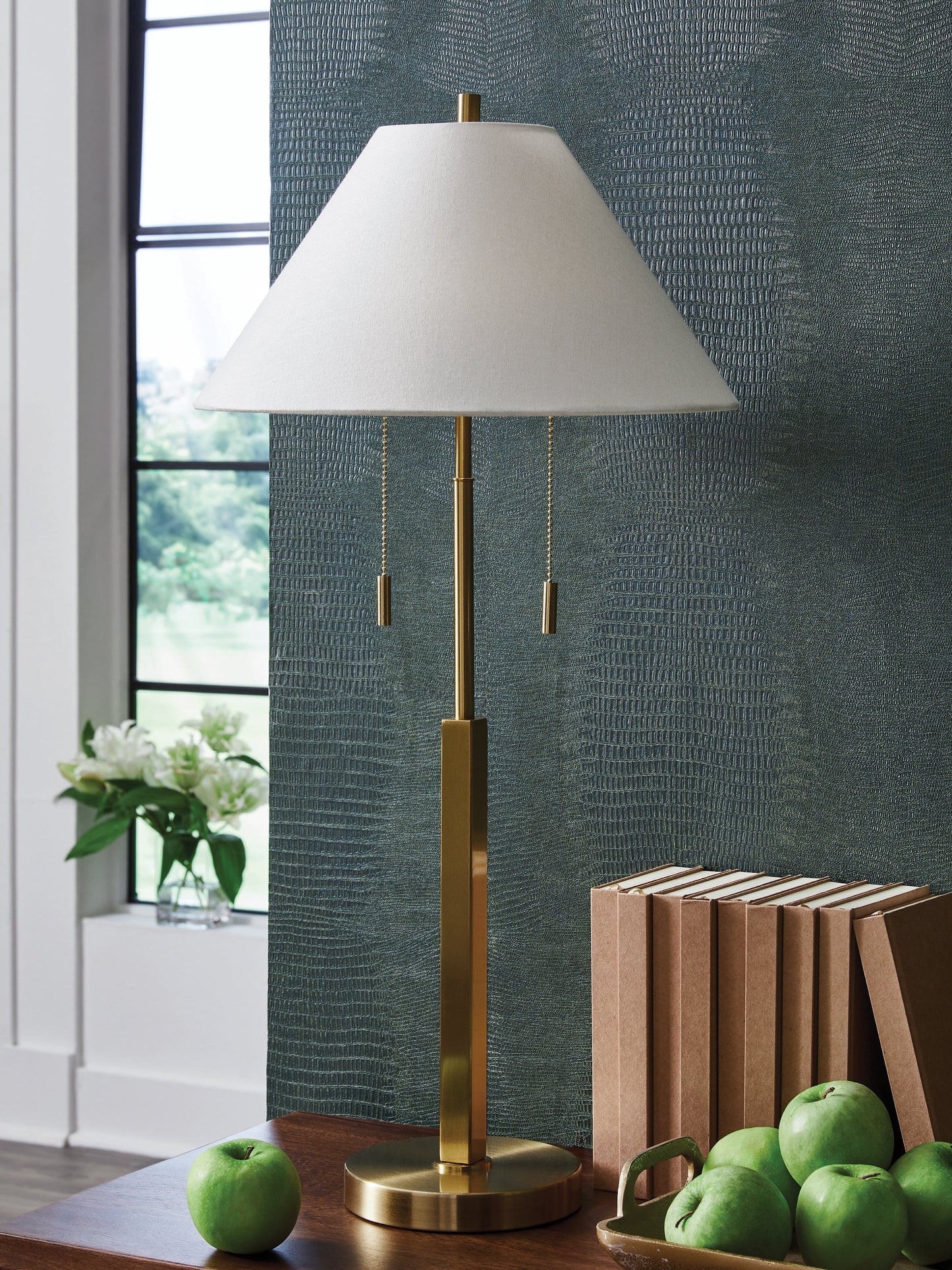 Haigwood Gold Metal Table Lamp (1/CN)- Viva Furn