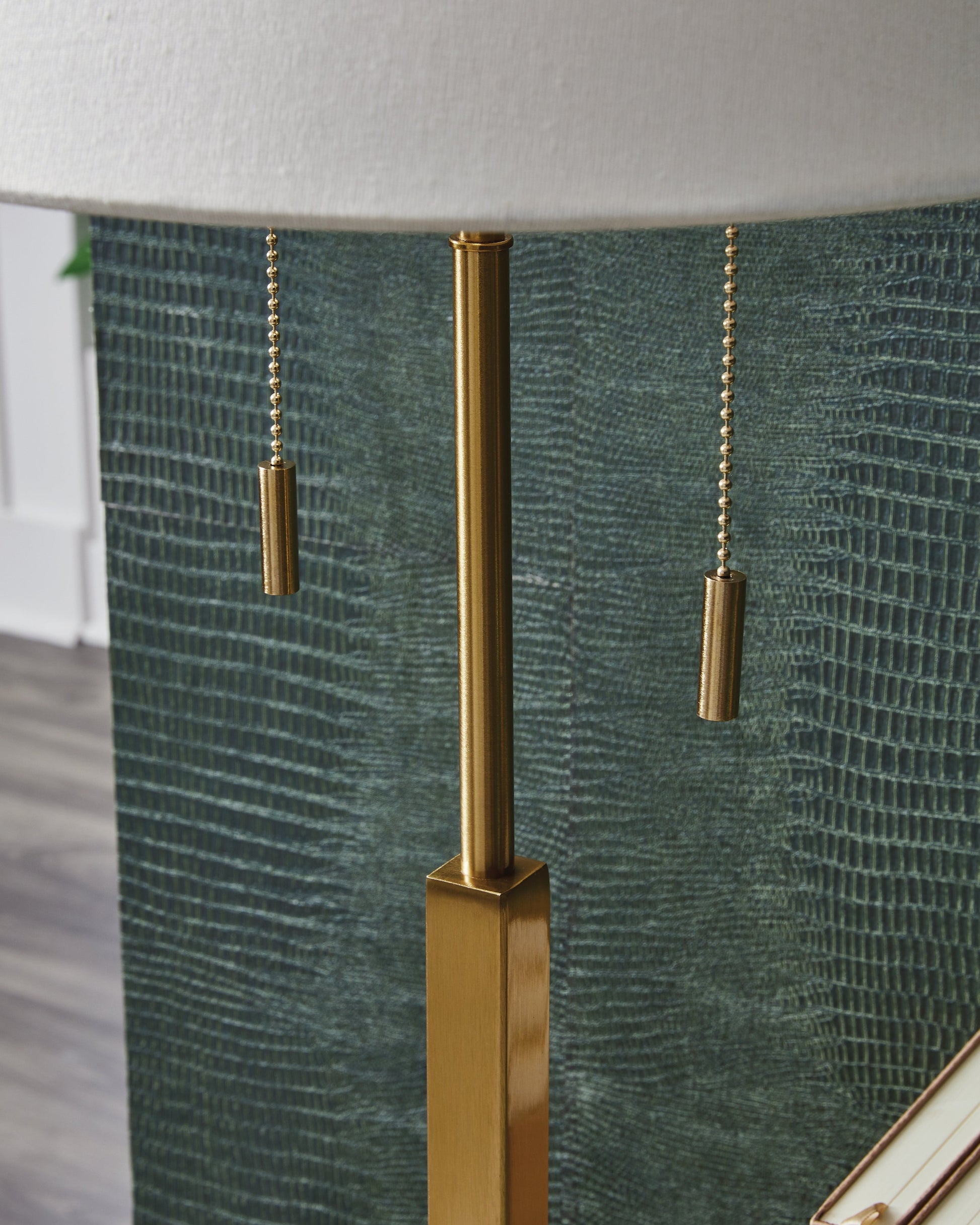 Haigwood Gold Metal Table Lamp (1/CN)- Viva Furn