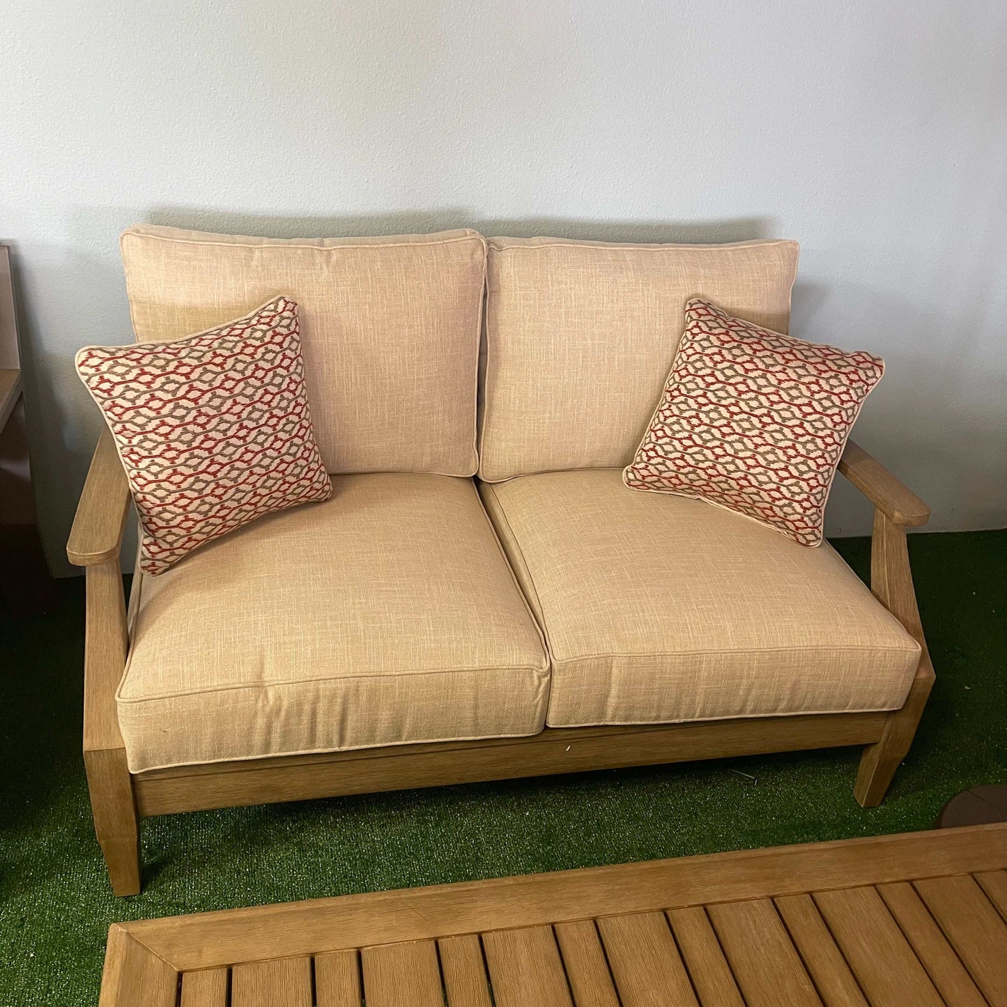 Clare View Outdoor Loveseat w/ Cushion