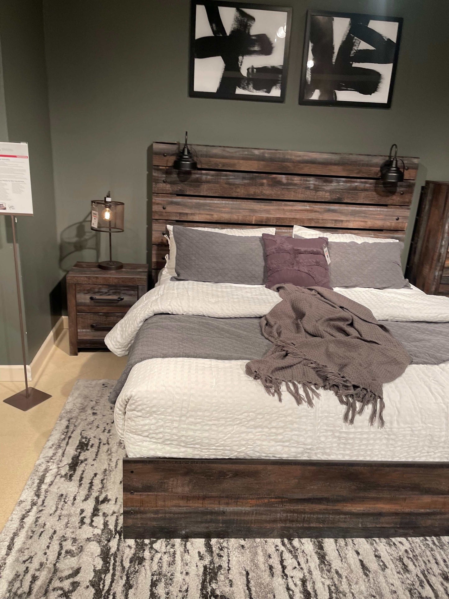 Drystan Multi Tone Queen Panel Bed