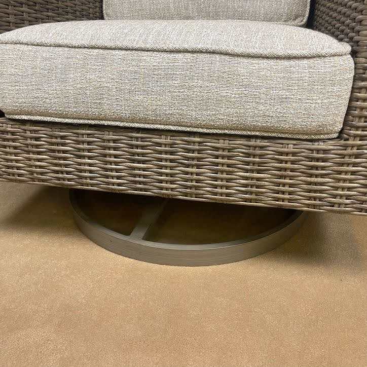 Beachcroft Beige Outdoor Conversation Set / 4pc