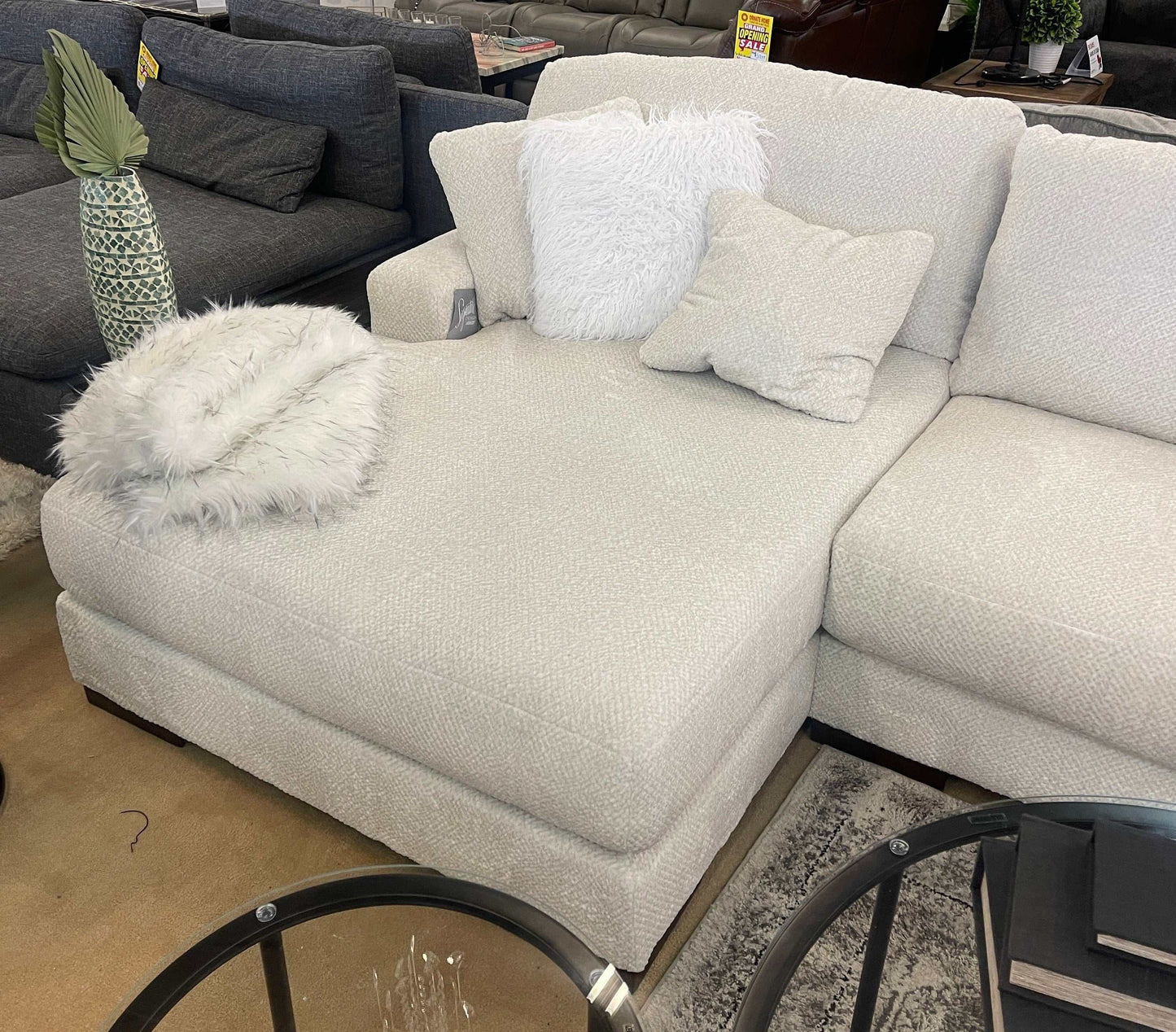 Zada Ivory 4pc LAF Chaise Sectional