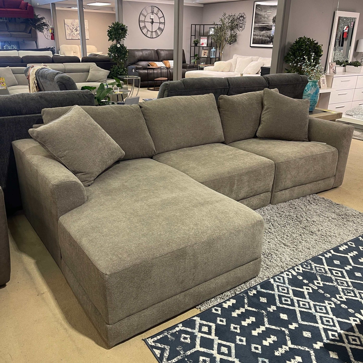 Raeanna Storm LAF Chaise Sectional / 3pc