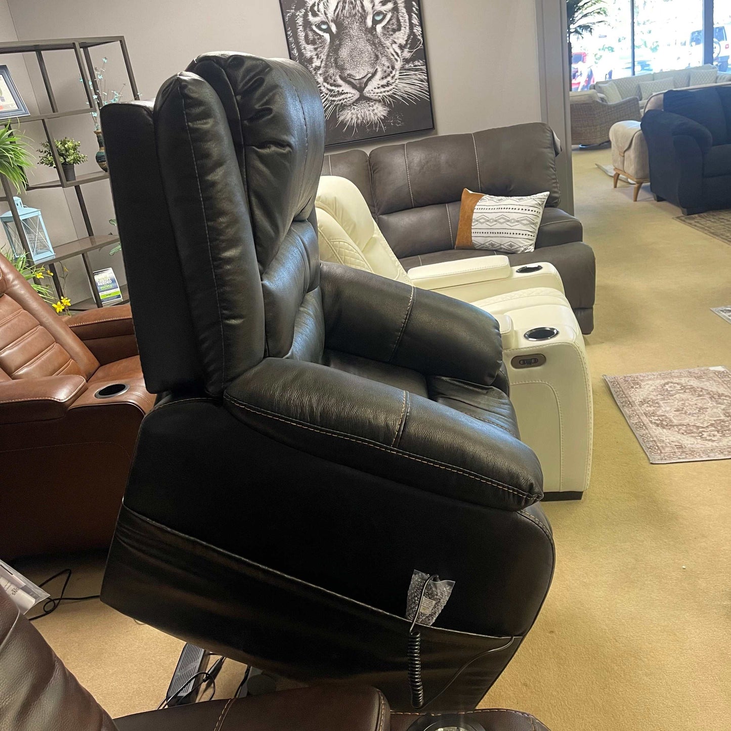 Yandel Black Power Lift Recliner