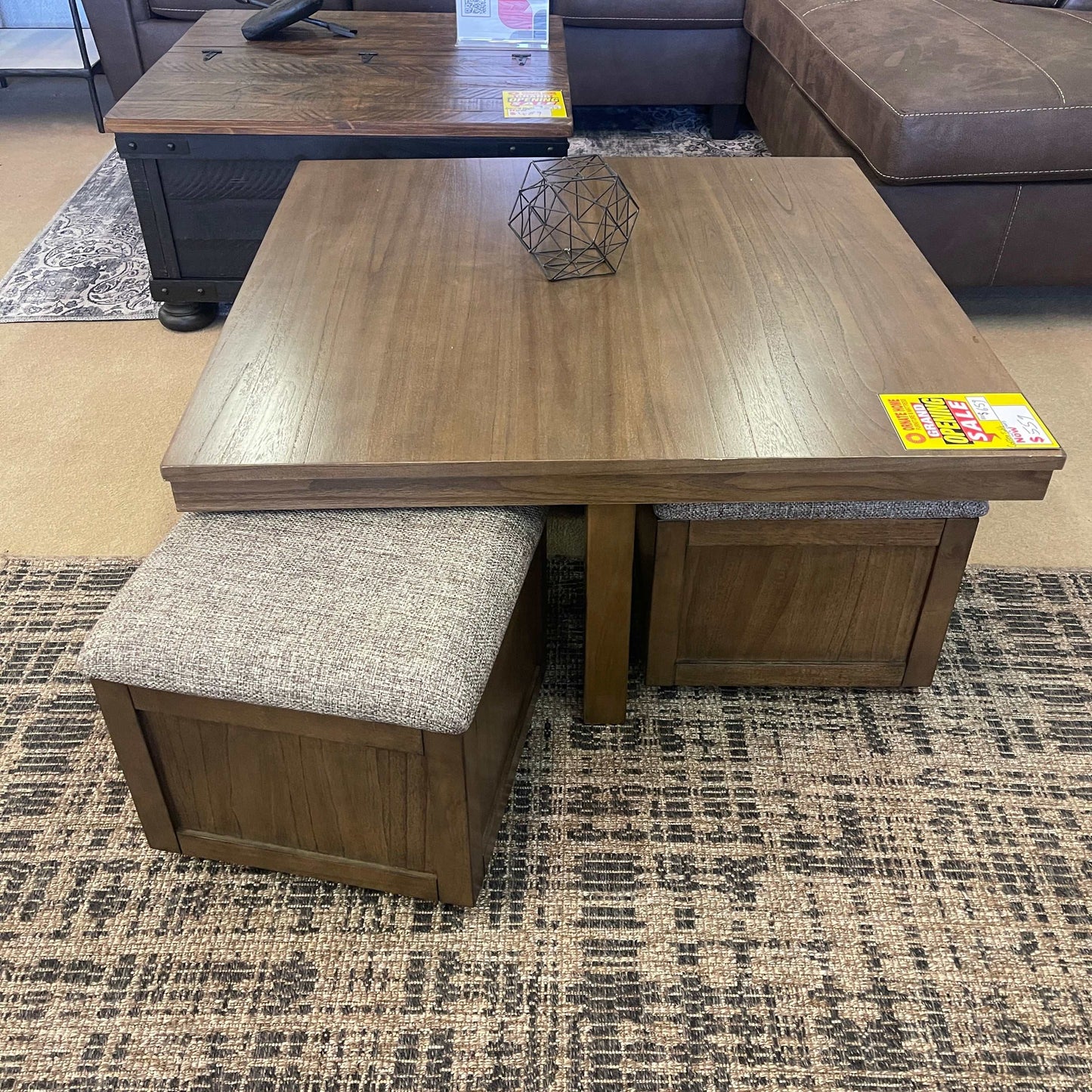 Boardernest Brown Coffee Table w/ 4 Stools