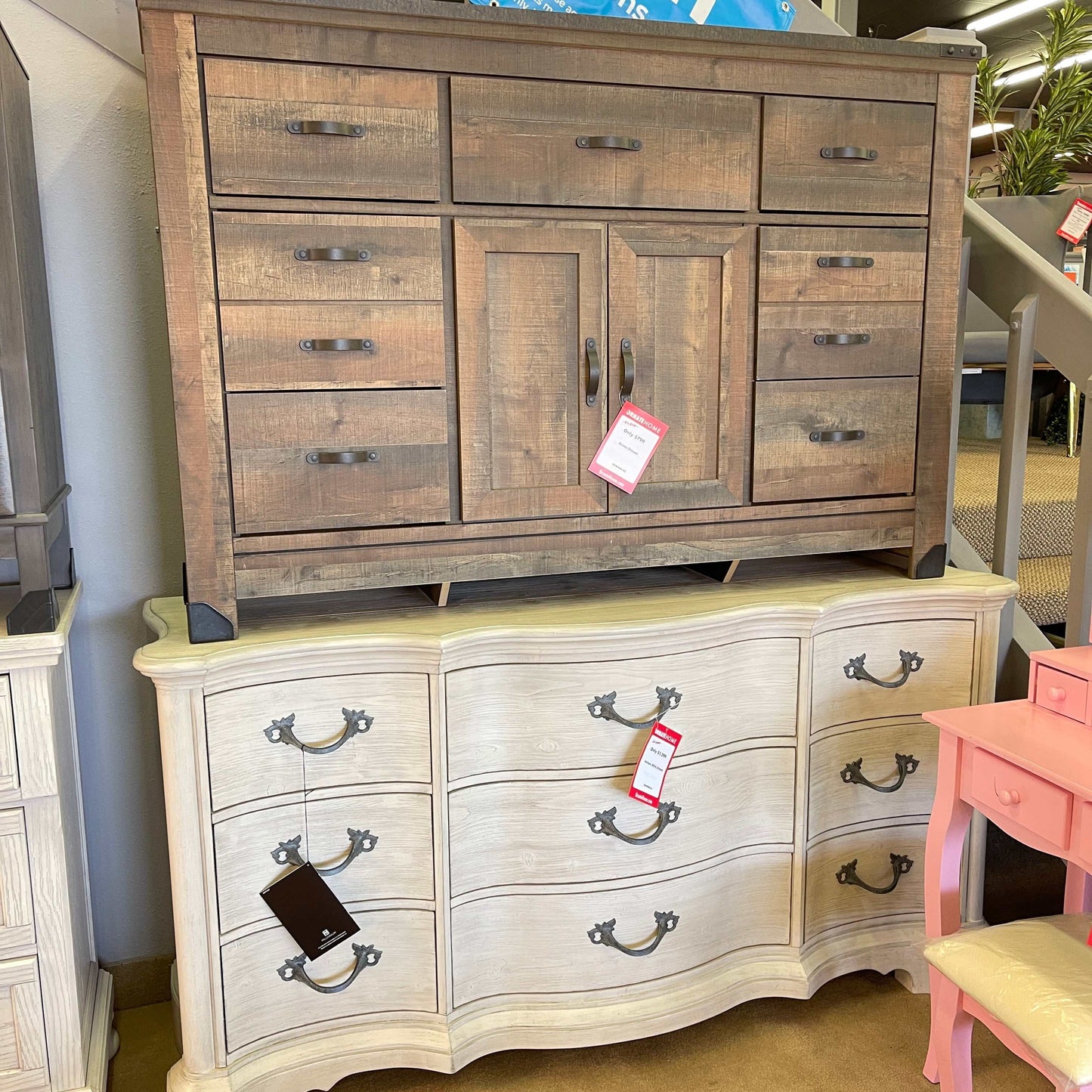 Arlendyne Antique White Dresser