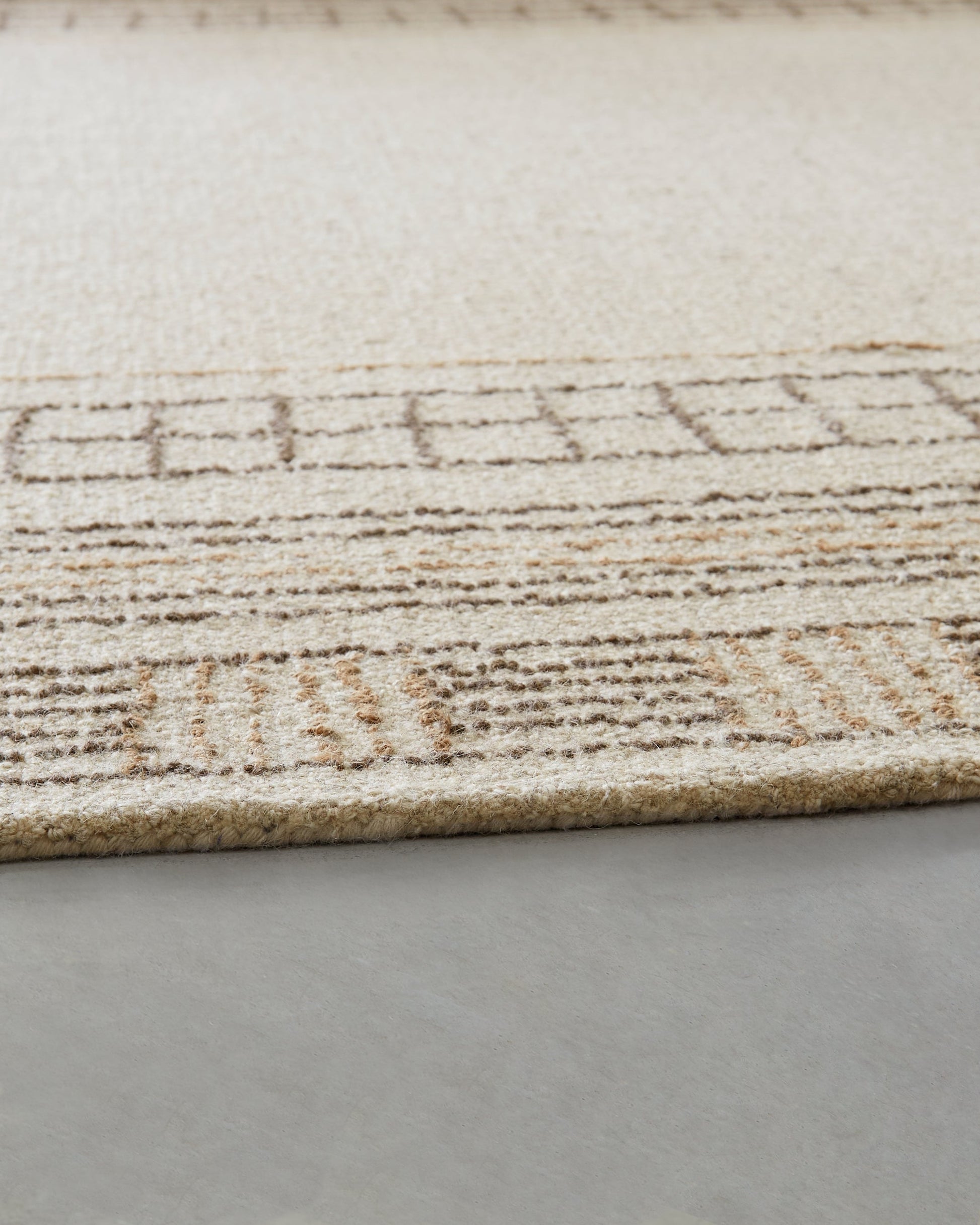 Idaman Taupe/Brown Medium Rug- Viva Furn
