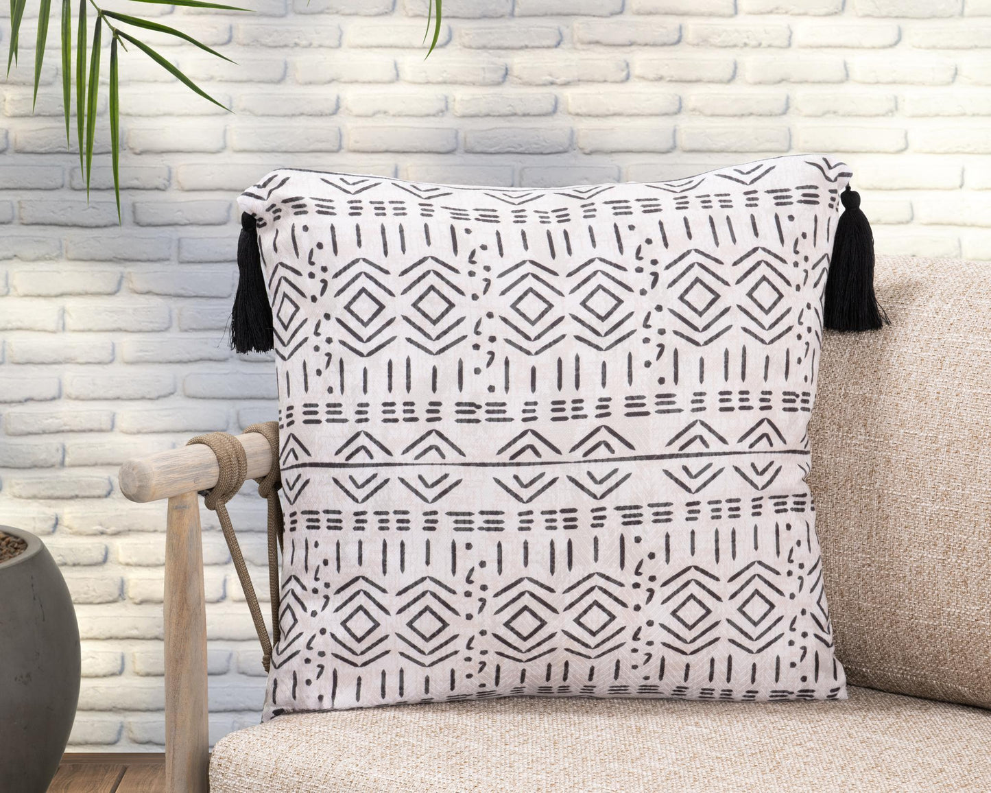 Indoor/Outdoor Zambia Natural 22x22 Throw Pillow (Set of 2) - Ornate Home