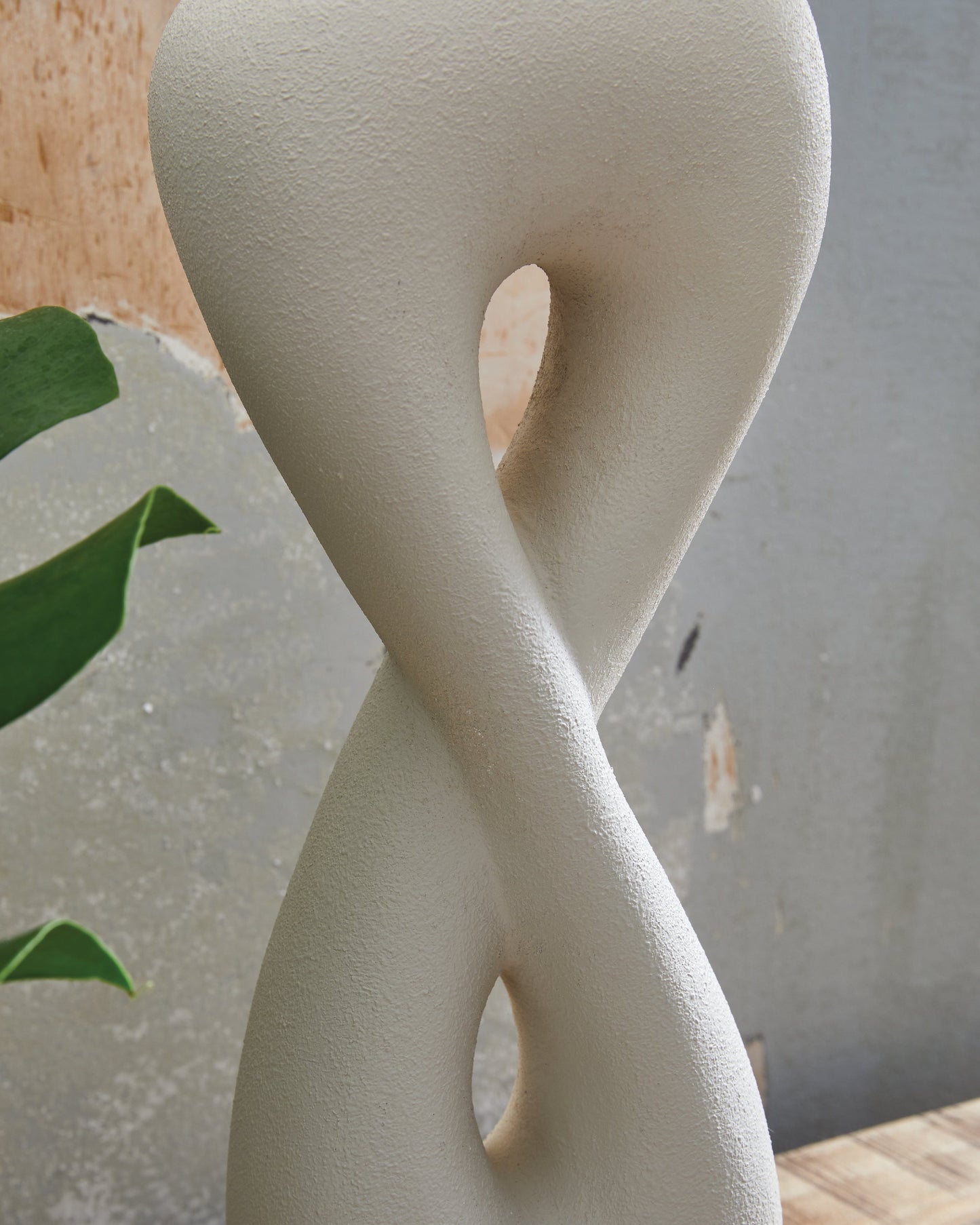 Judrich White/Gold Poly Table Lamp (1/CN)- Viva Furn