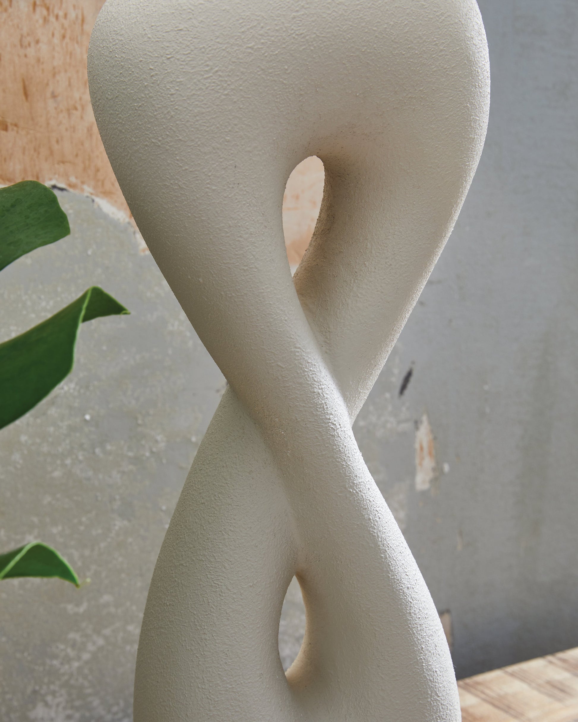 Judrich White/Gold Poly Table Lamp (1/CN)- Viva Furn