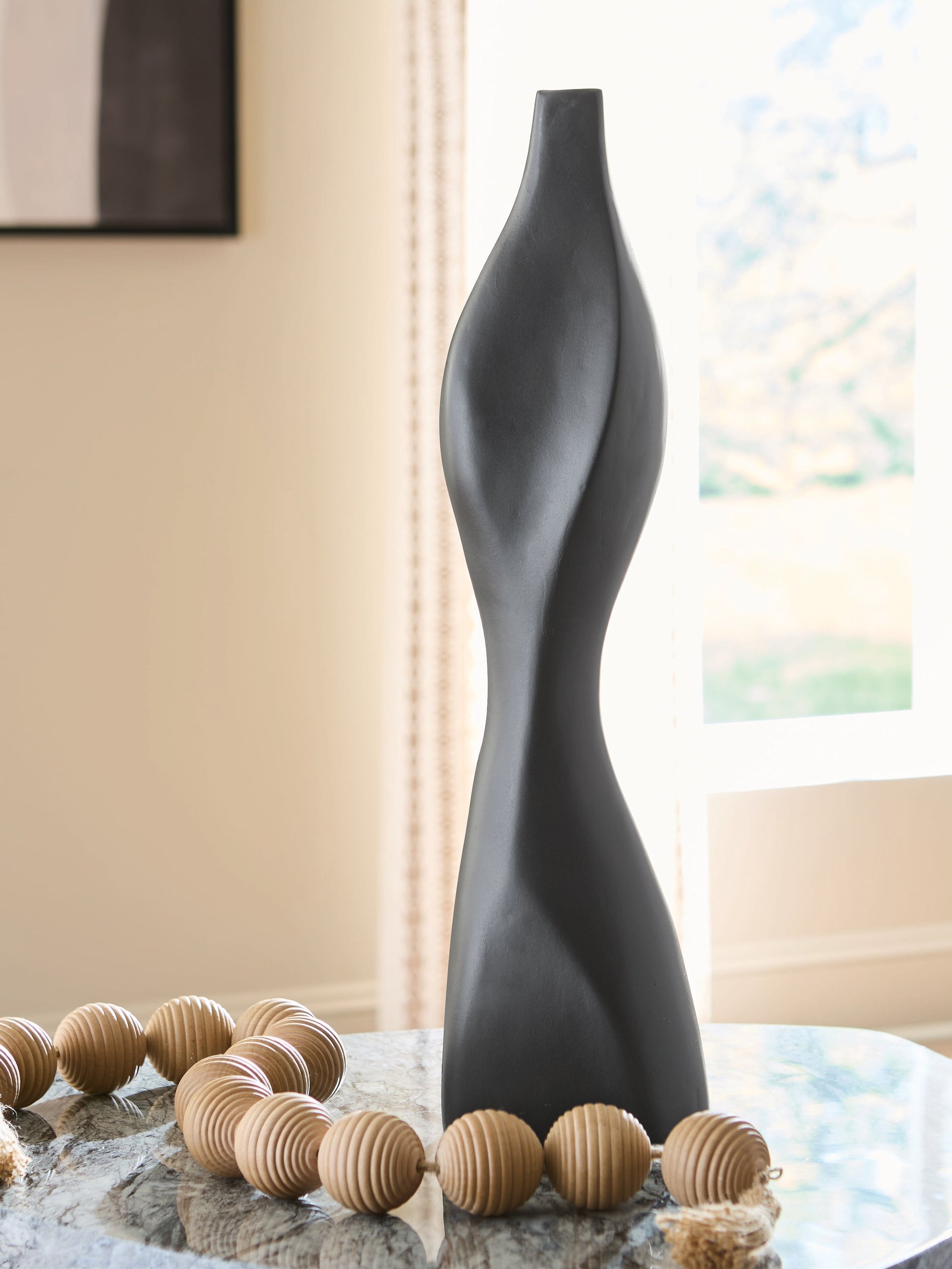 Judsen Black Vase- Viva Furn