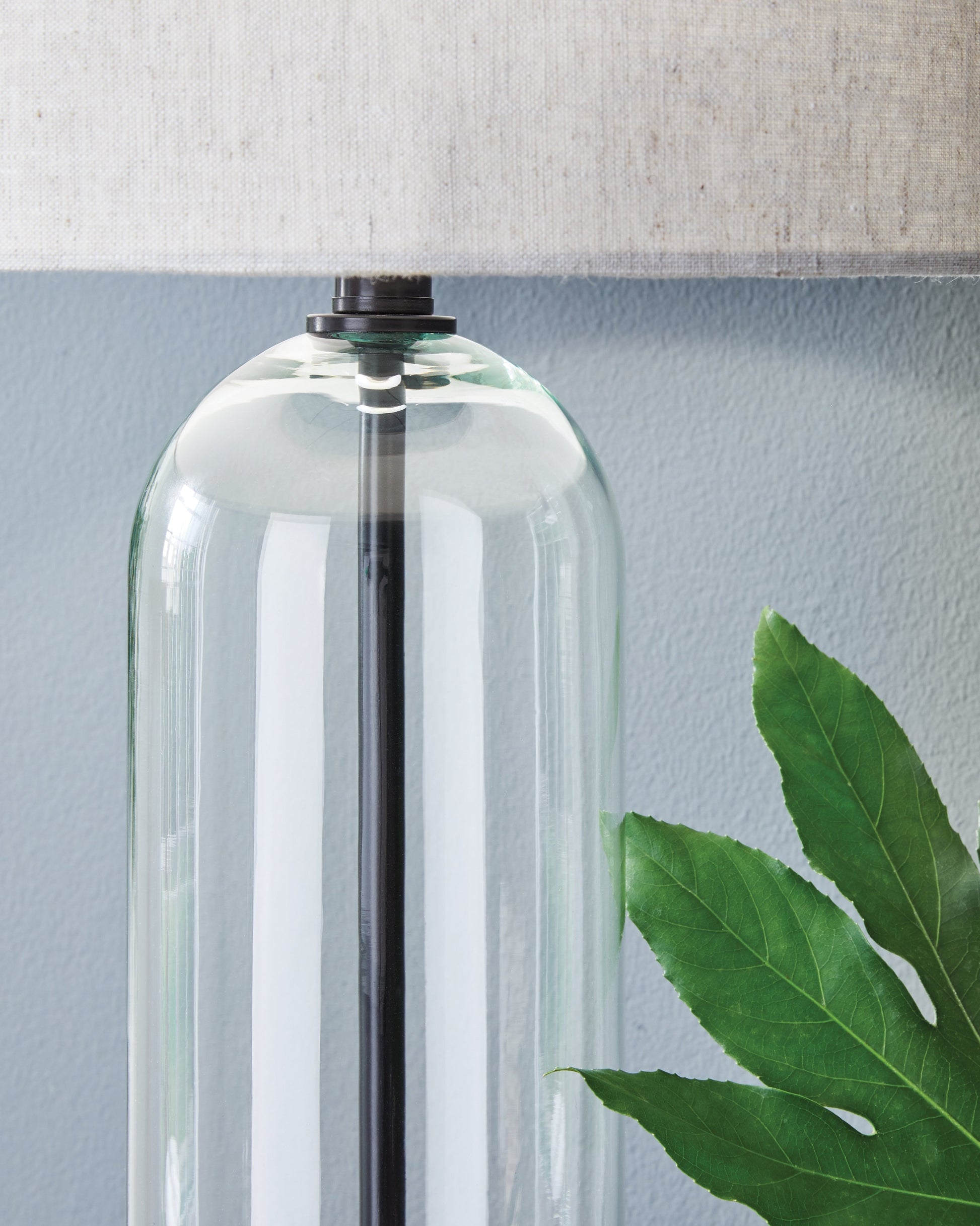 Kerrbrook Clear/Black Glass Table Lamp (1/CN)- Viva Furn