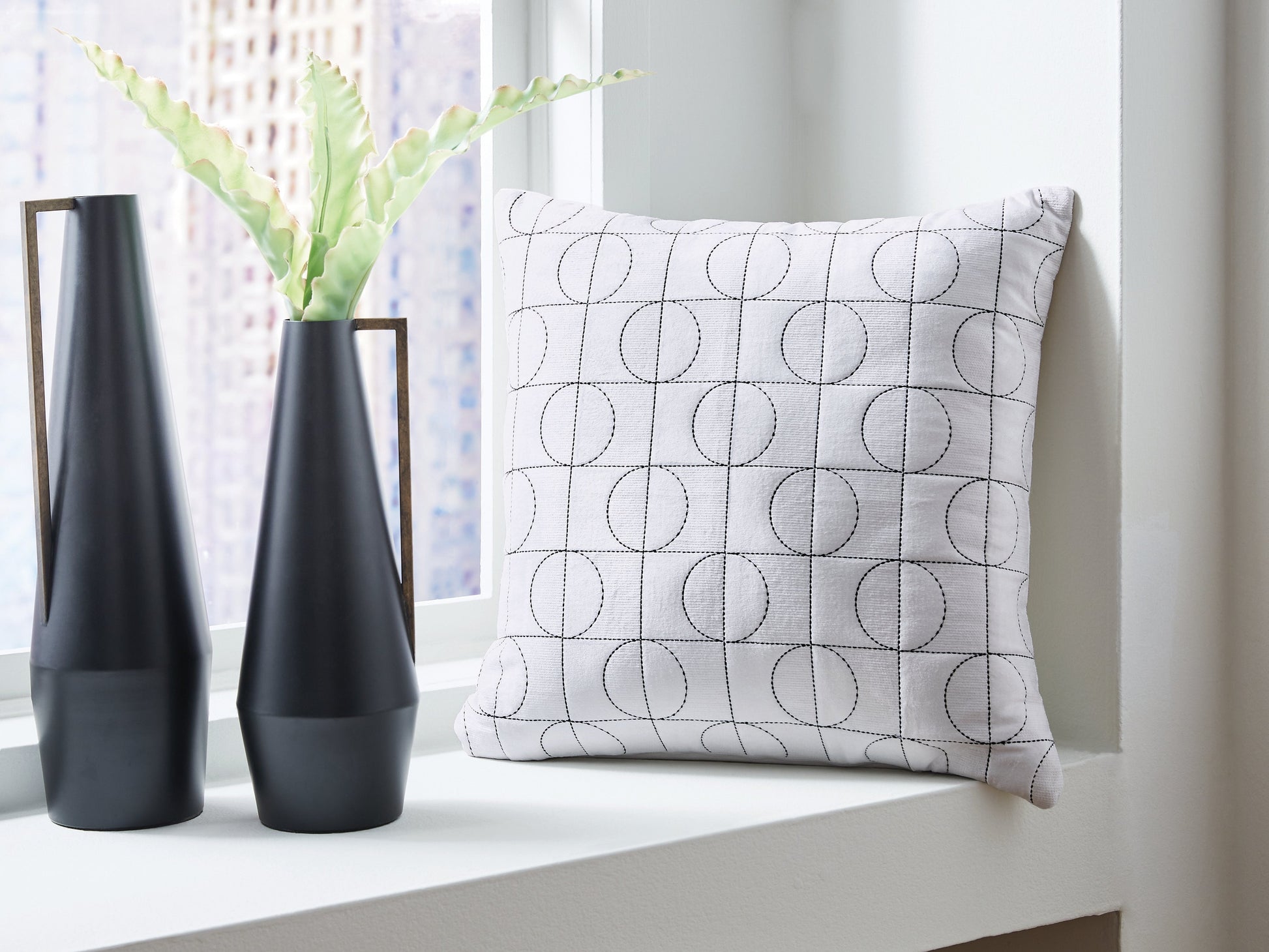 Kydner White/Black Pillow (4/CS)- Viva Furn