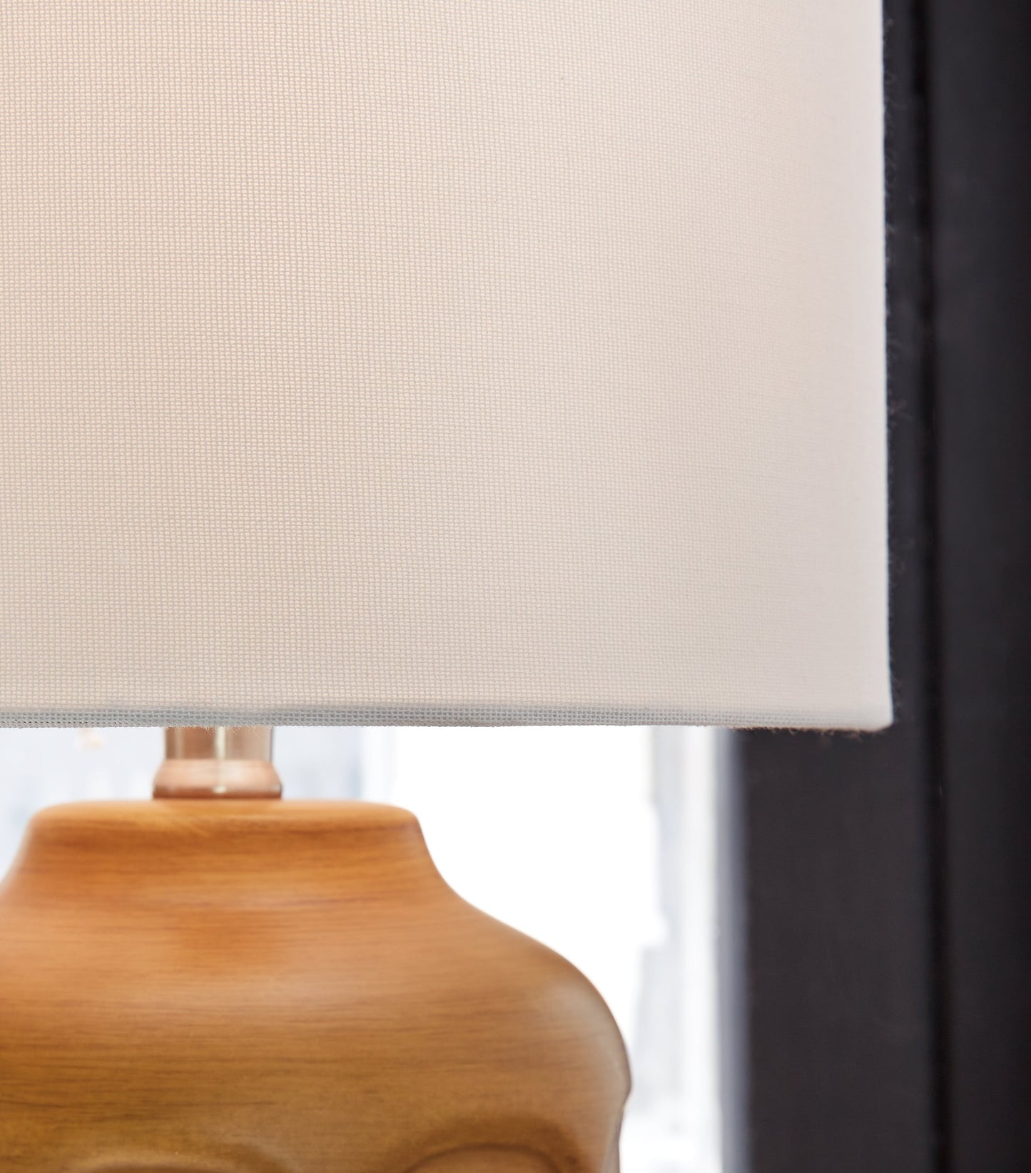 Gierburg Ochre Table Lamp