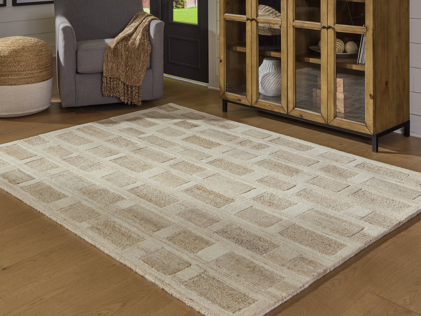 Lisgrove Tan/Brown/White Medium Rug- Viva Furn