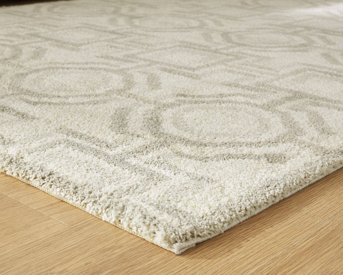 Maconville Ivory/Gray Large Rug- Viva Furn