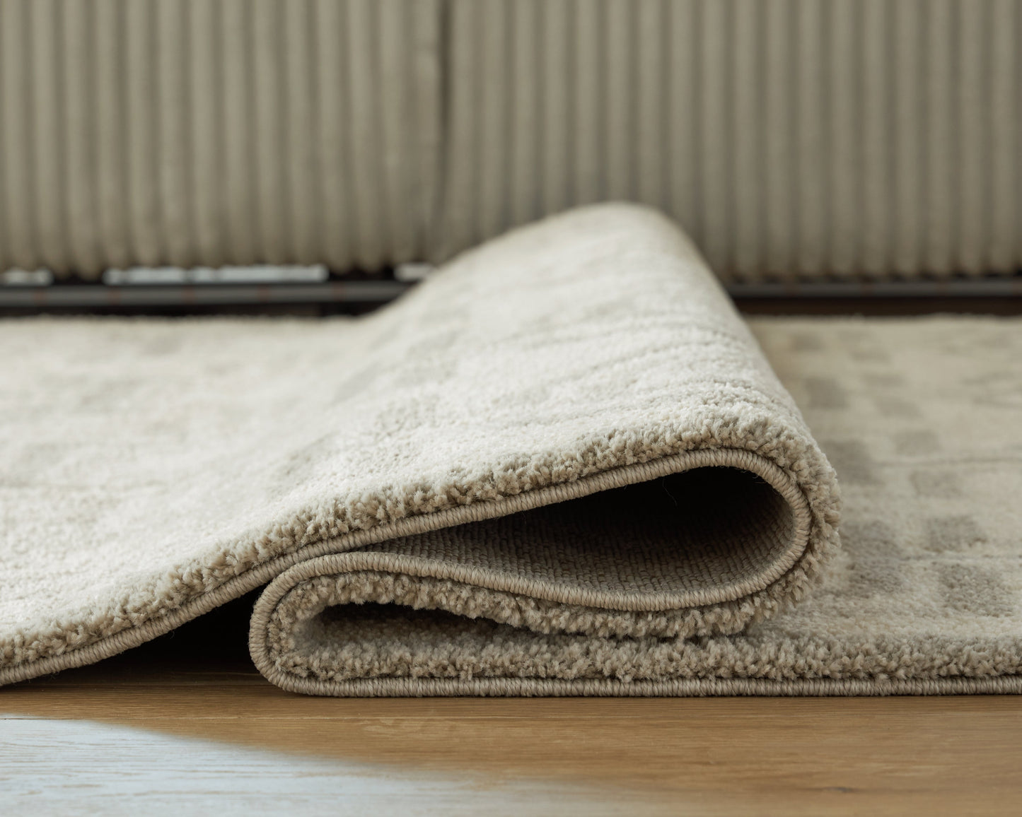 Maconville Ivory/Gray Medium Rug- Viva Furn