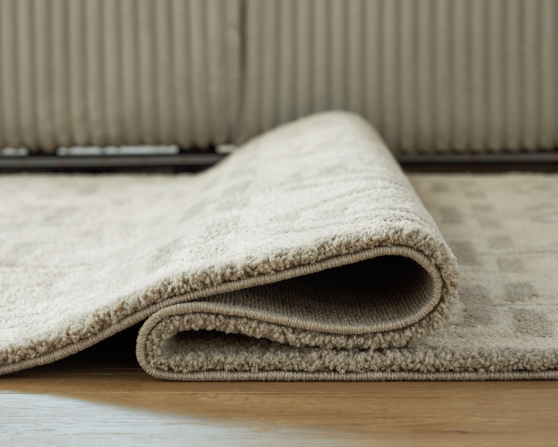 Maconville Ivory/Gray Medium Rug- Viva Furn