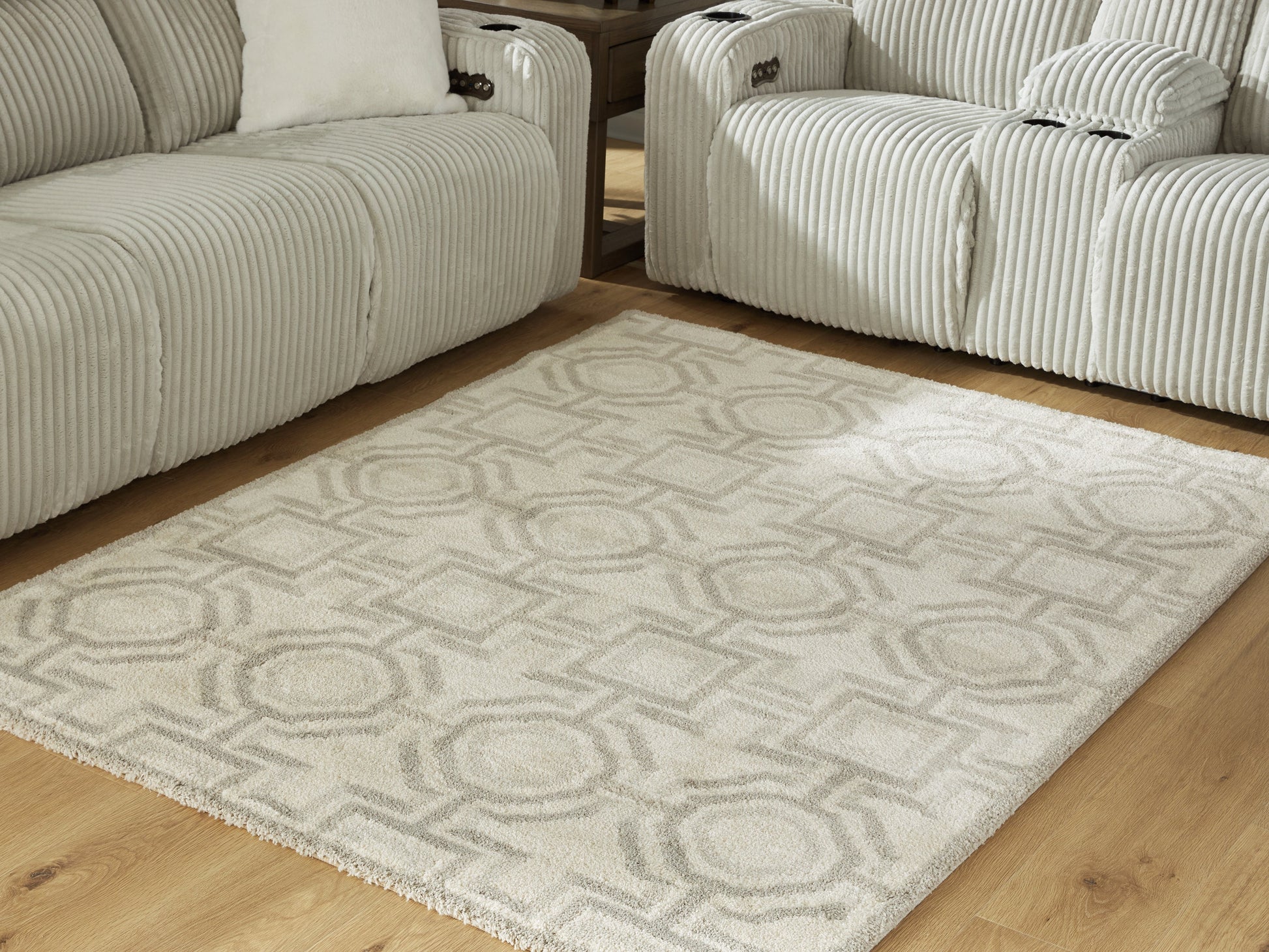 Maconville Ivory/Gray Medium Rug- Viva Furn