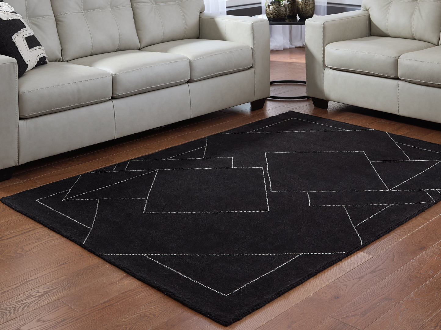 Marav Black/White Medium Rug- Viva Furn